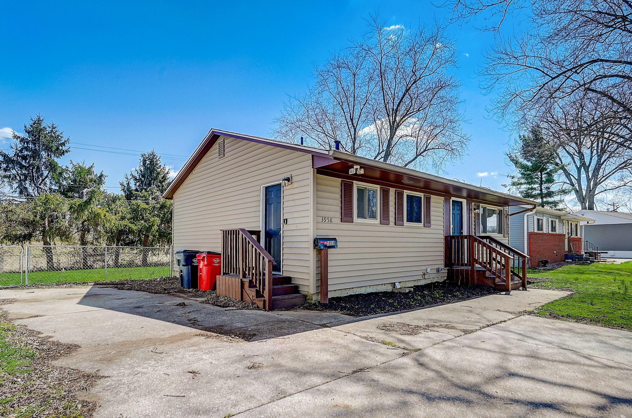 3958 Signal Dr, Columbus OH 43232-6381 exterior