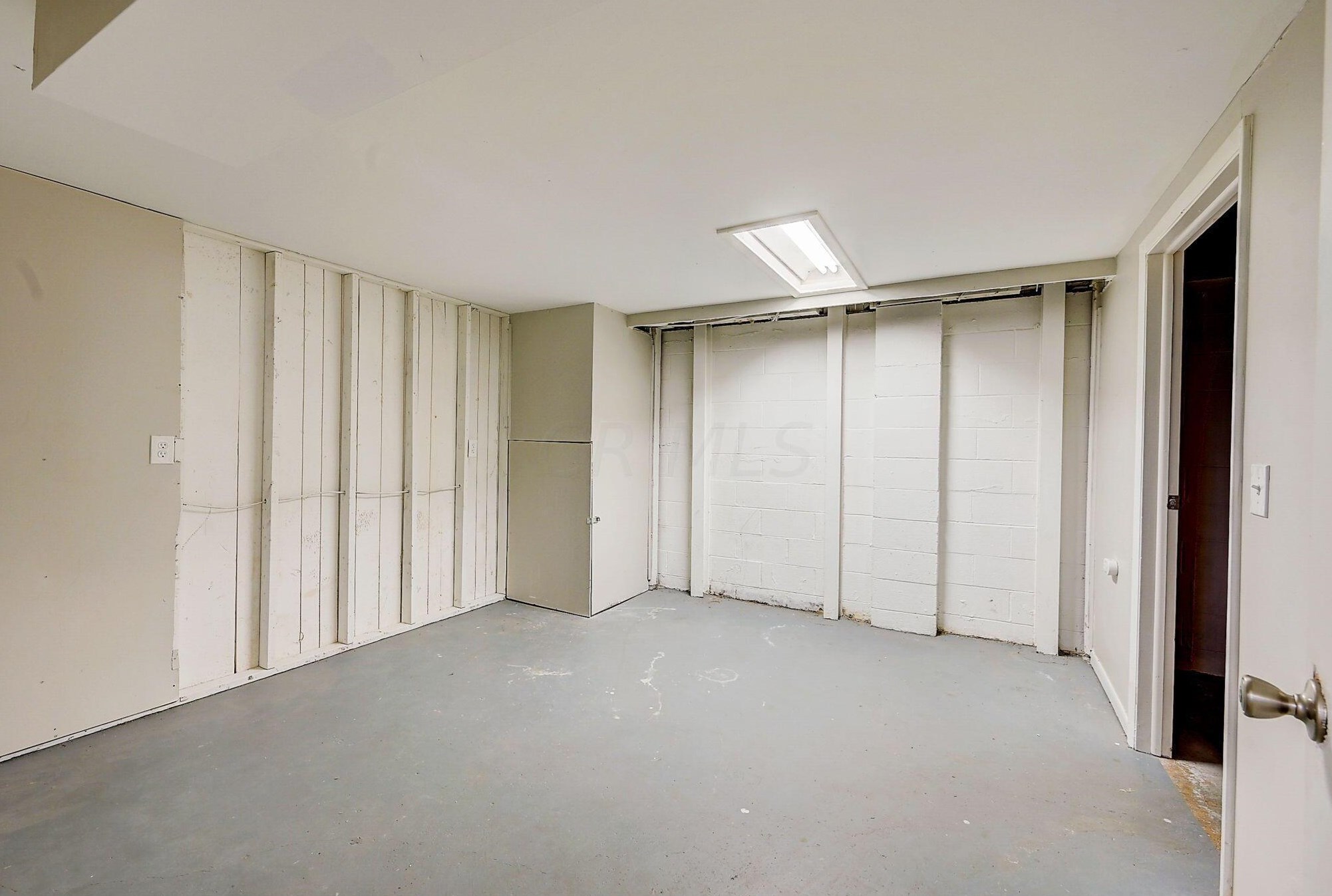 3958 Signal Dr, Columbus OH 43232-6381 exterior