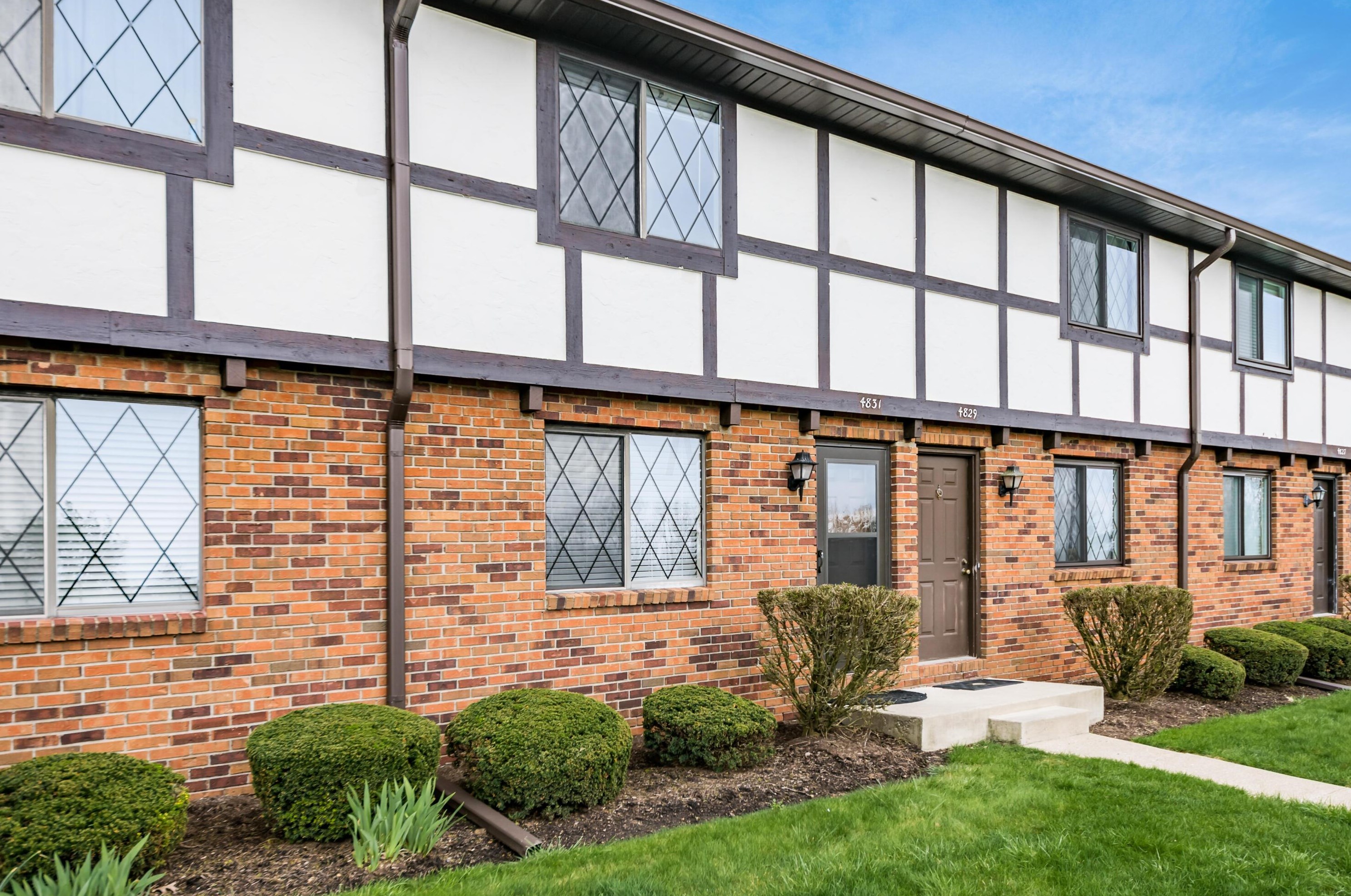 4831 Berryhill Ct, Columbus, OH 43230-1296
