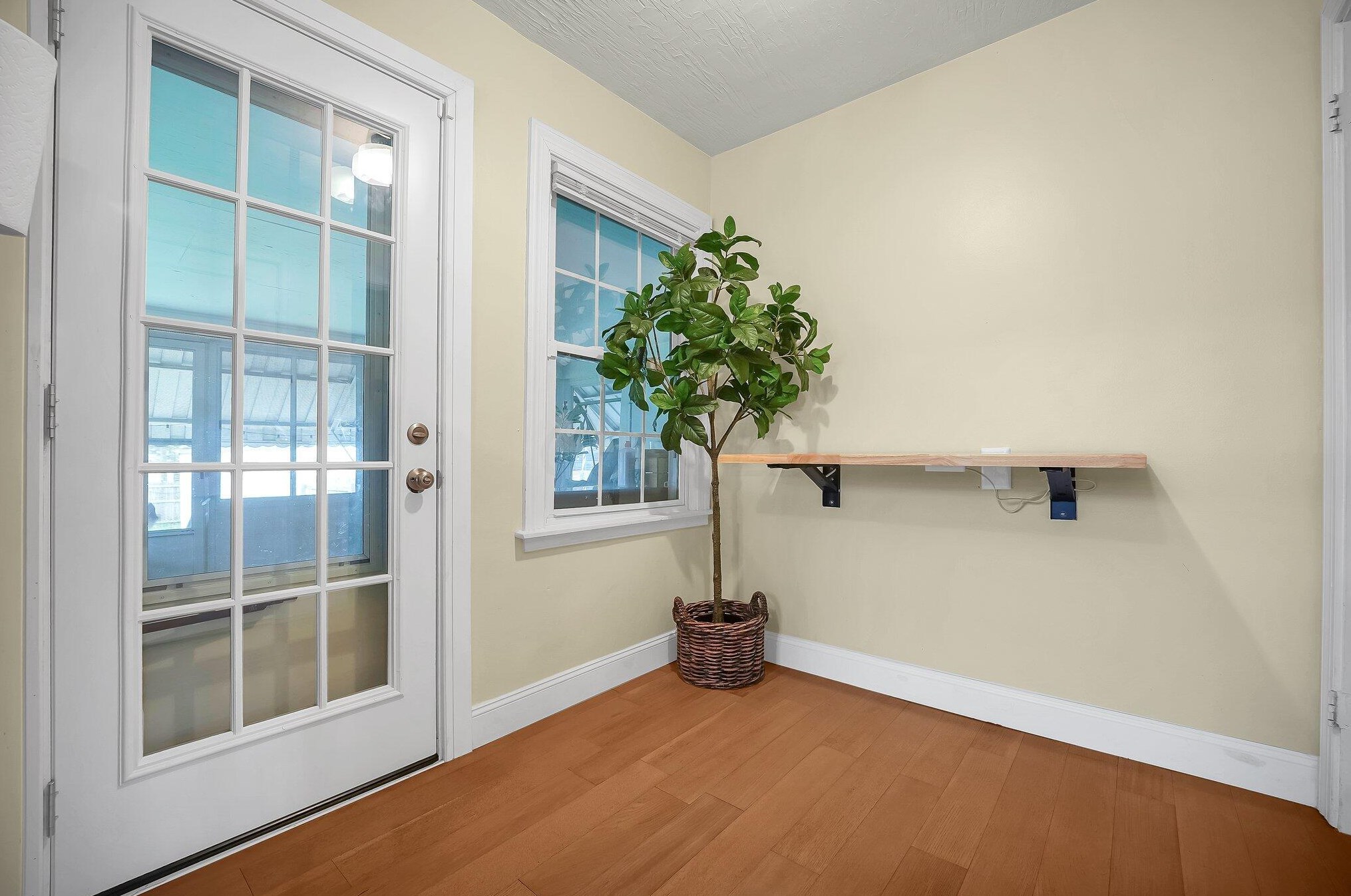 143 Mayfair Blvd, Columbus OH  43213-1610 exterior