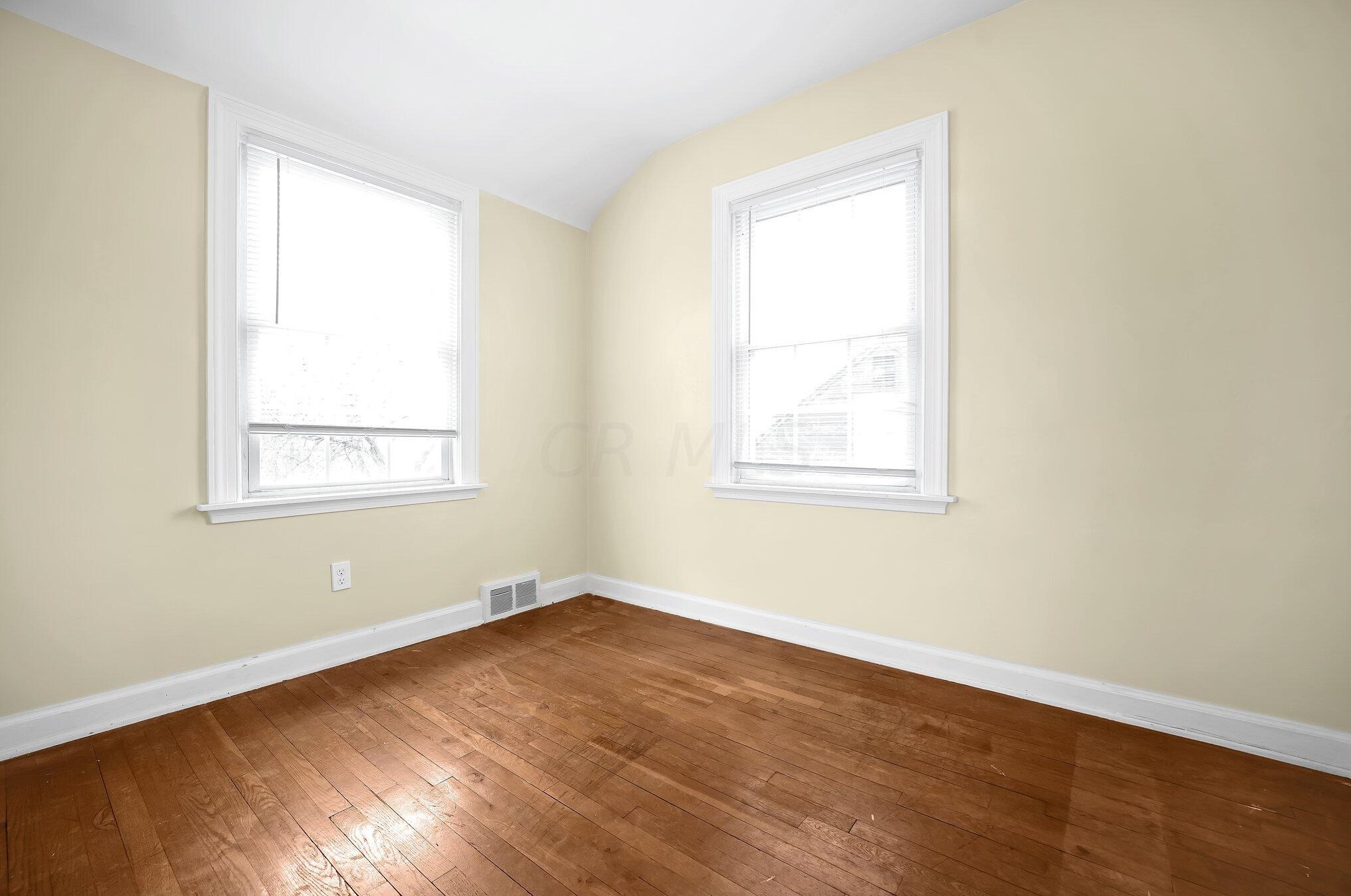 143 Mayfair Blvd, Columbus OH  43213-1610 exterior