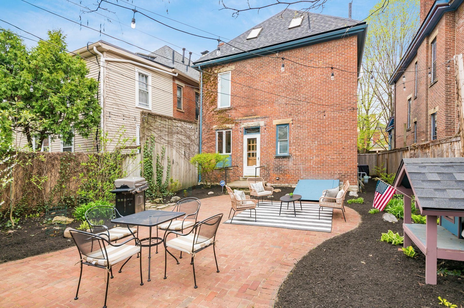 1294 Neil Ave, Columbus OH  43201-3122 exterior