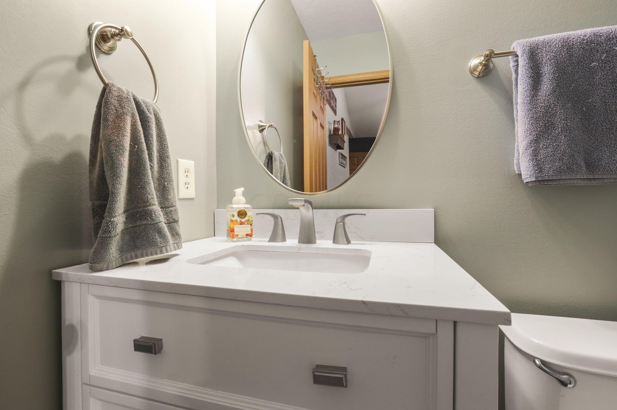 954 Tenbrook Pl, Columbus OH  43228-6386 exterior