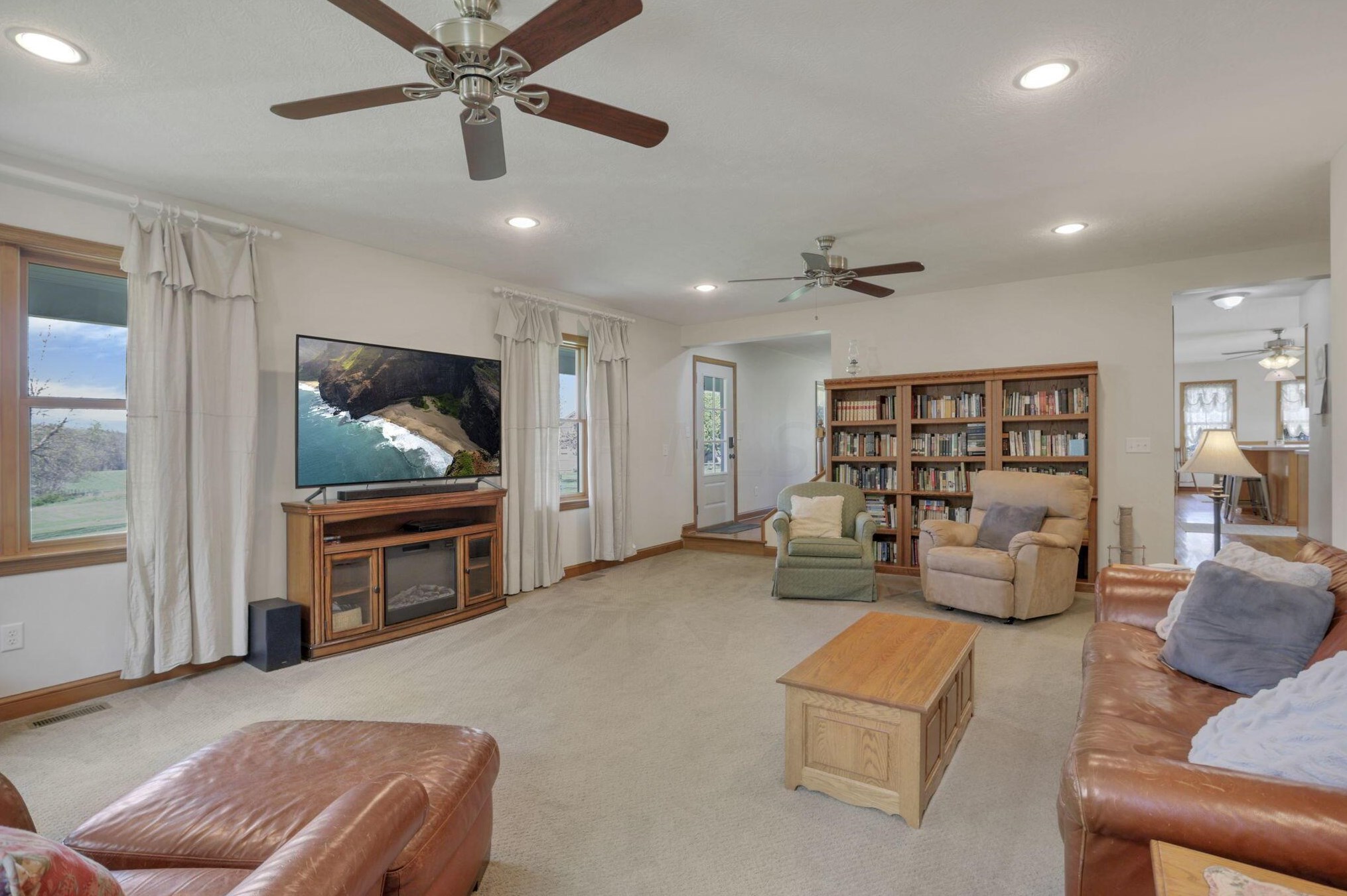 562 Stump Holw Rd, Lancaster OH 43130-9036 exterior