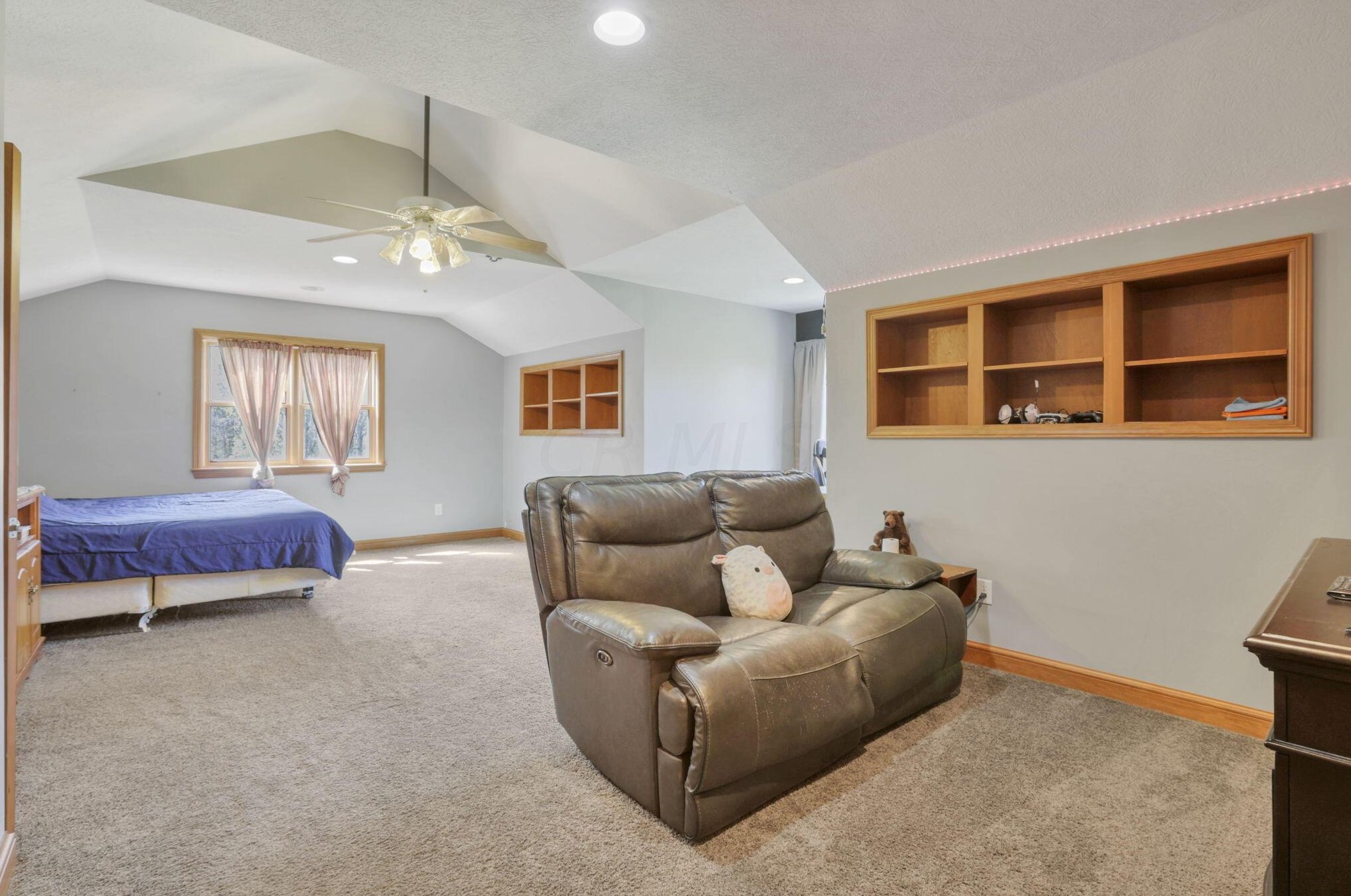 562 Stump Holw Rd, Lancaster OH 43130-9036 exterior