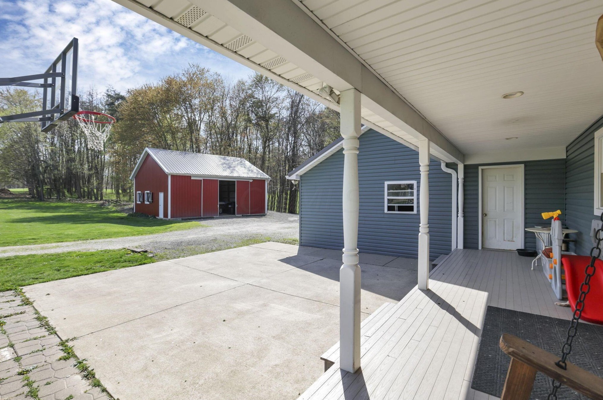 562 Stump Holw Rd, Lancaster OH 43130-9036 exterior