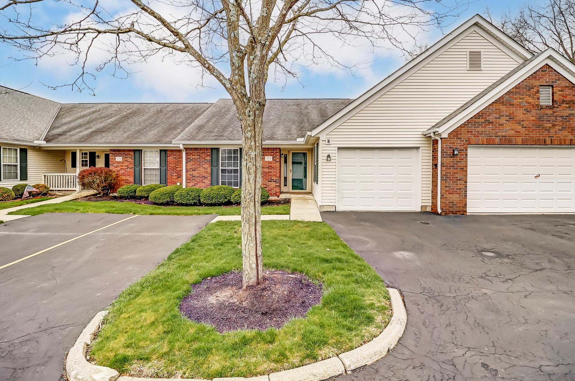 373 Retreat Ln, Marysville, OH 43040-8632