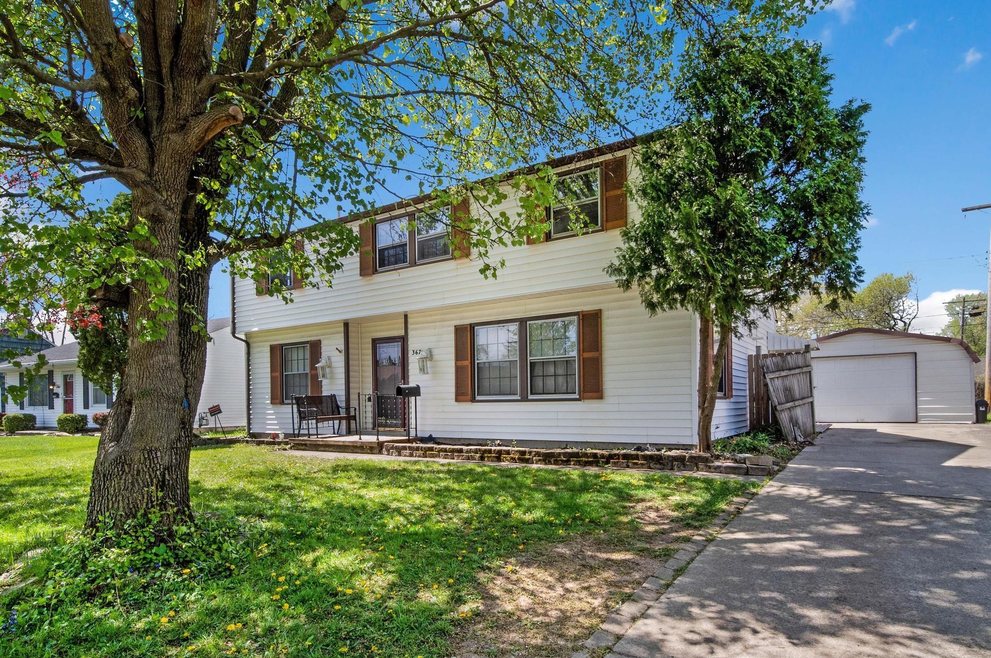 367 Weymouth Ln, Columbus OH  43228-1333 exterior