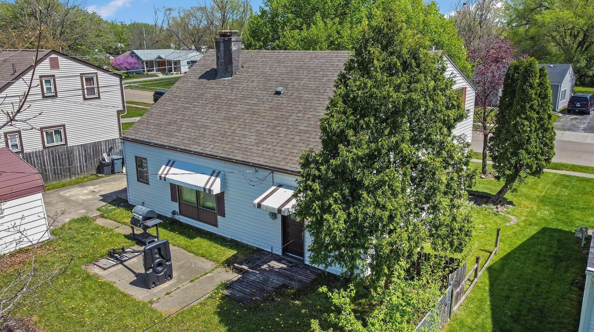 367 Weymouth Ln, Columbus OH  43228-1333 exterior