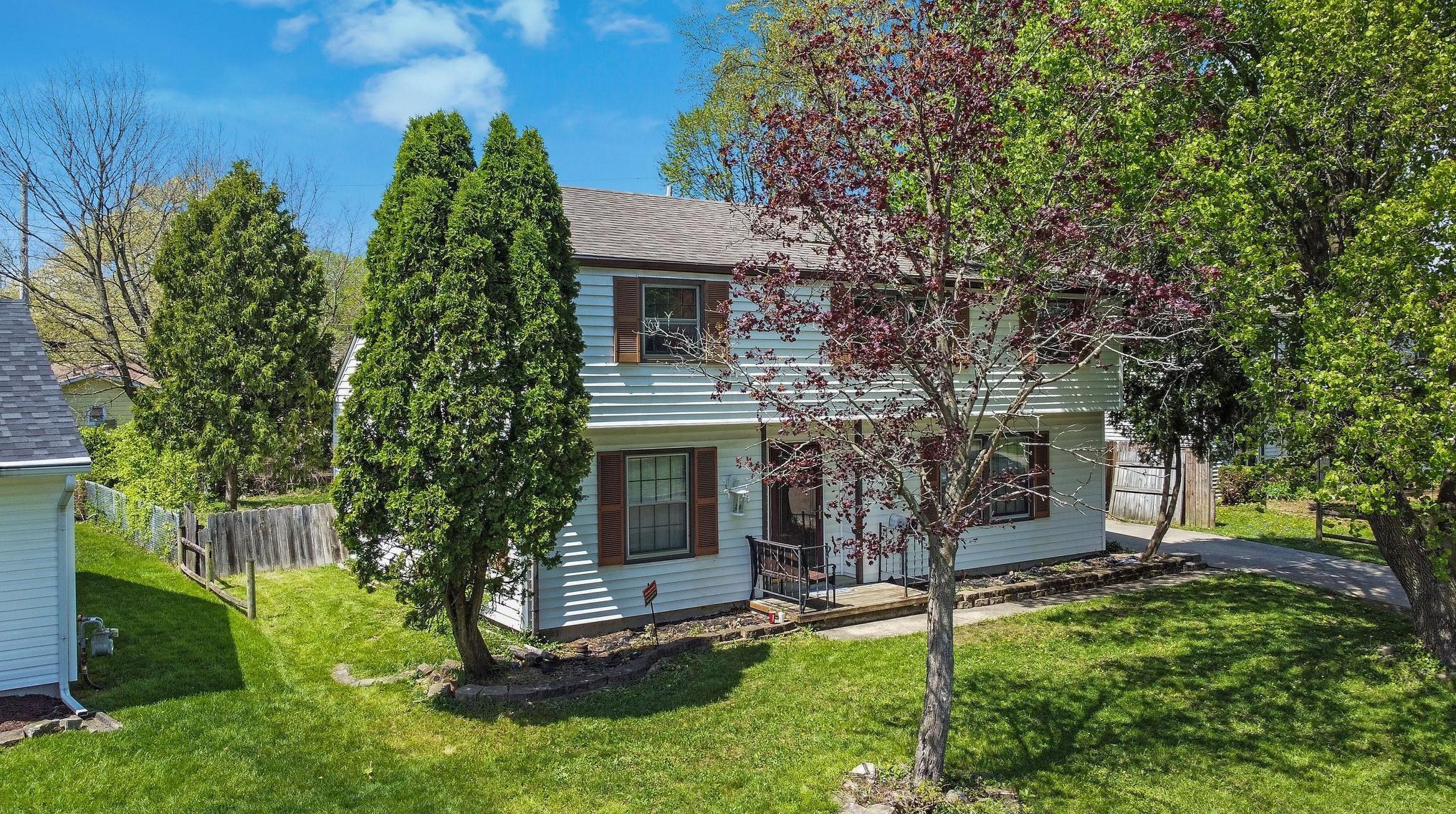 367 Weymouth Ln, Columbus OH  43228-1333 exterior