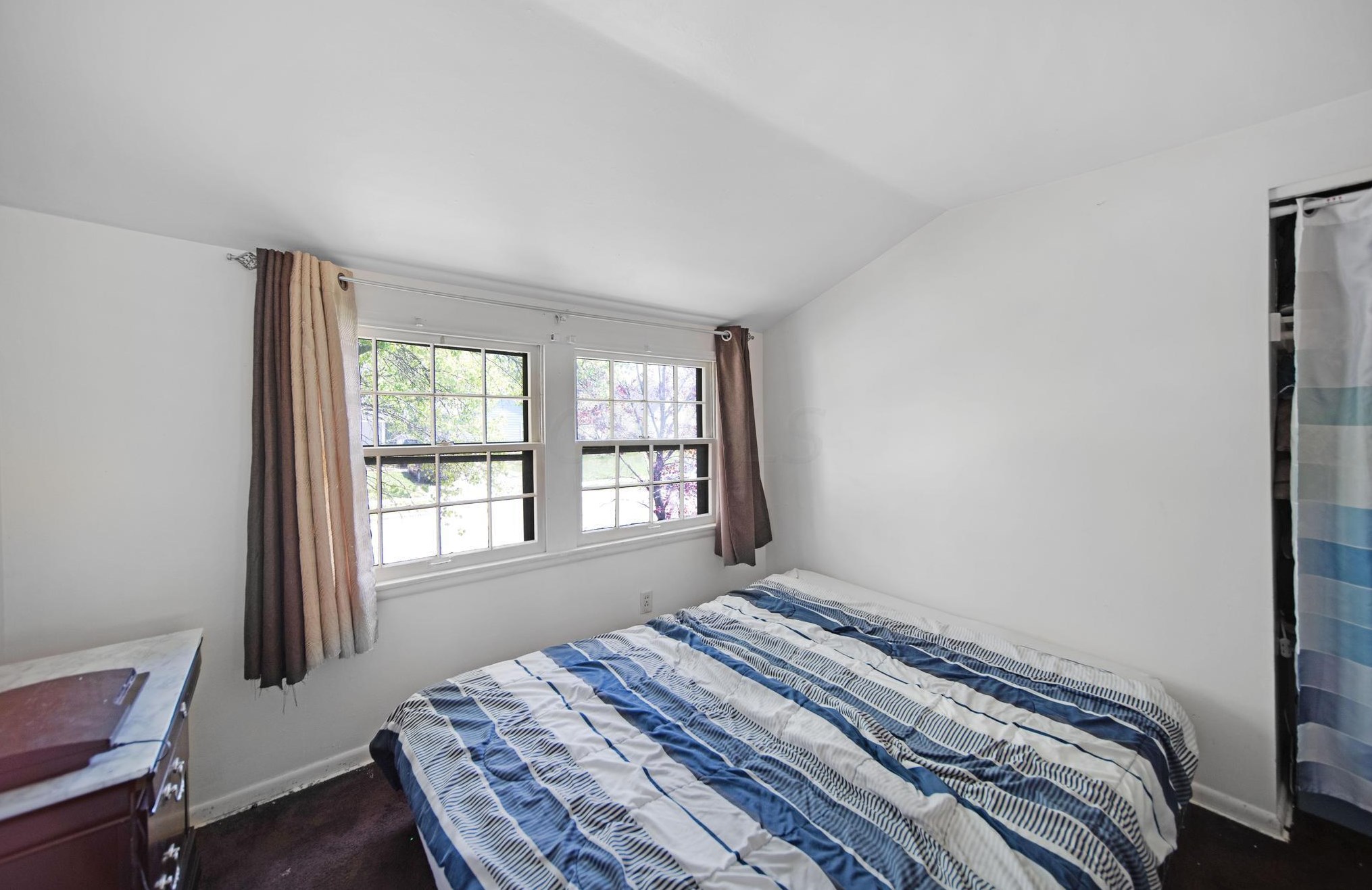 367 Weymouth Ln, Columbus OH  43228-1333 exterior