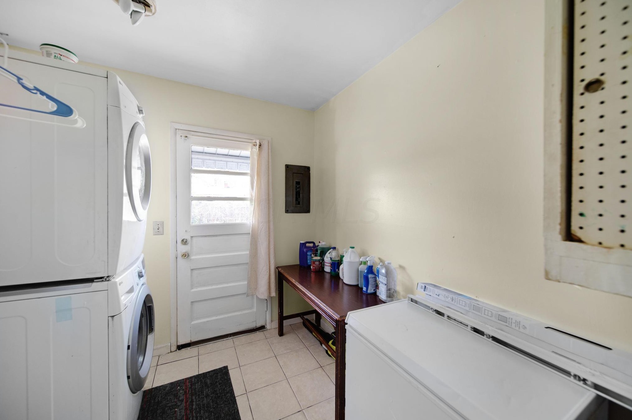 367 Weymouth Ln, Columbus OH  43228-1333 exterior