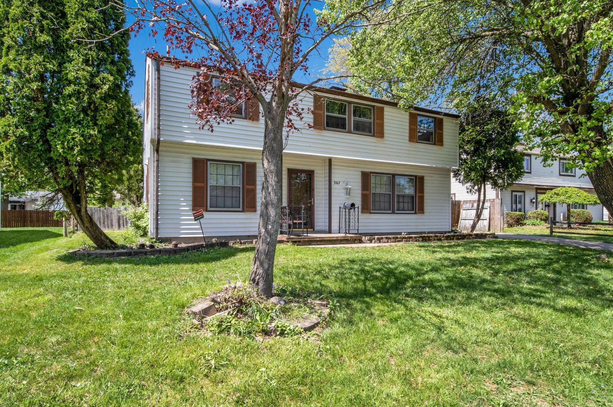 367 Weymouth Ln, Columbus OH  43228-1333 exterior