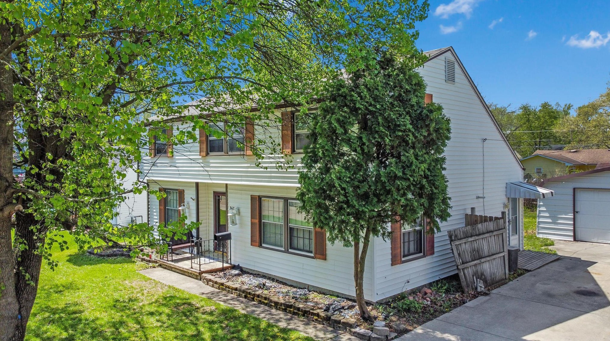 367 Weymouth Ln, Columbus OH  43228-1333 exterior