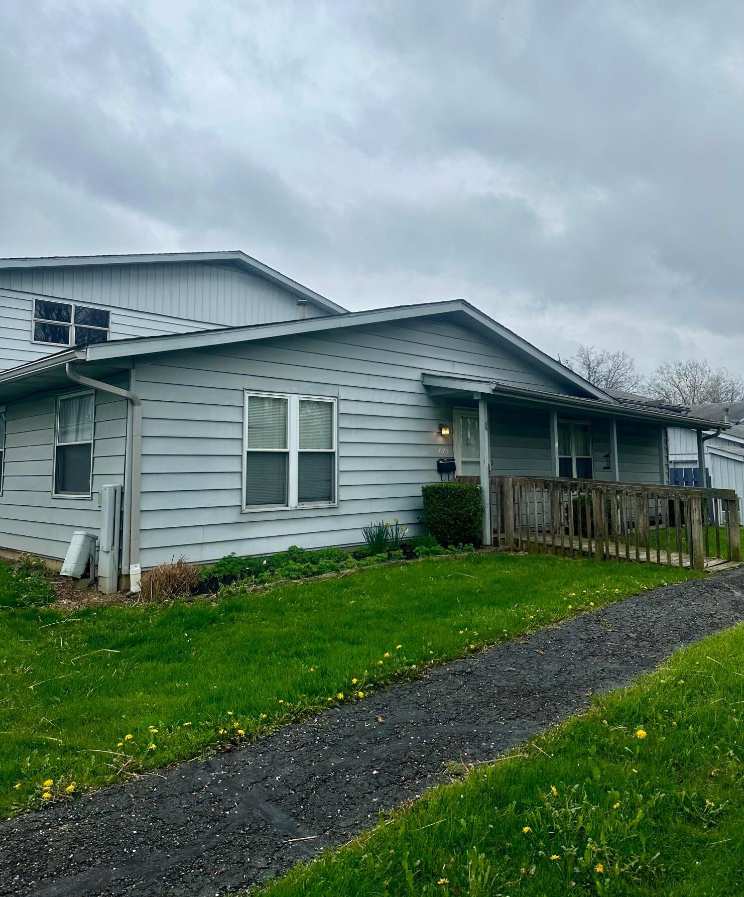 673 Cherry Hollow Rd, Columbus, OH 43228-2785