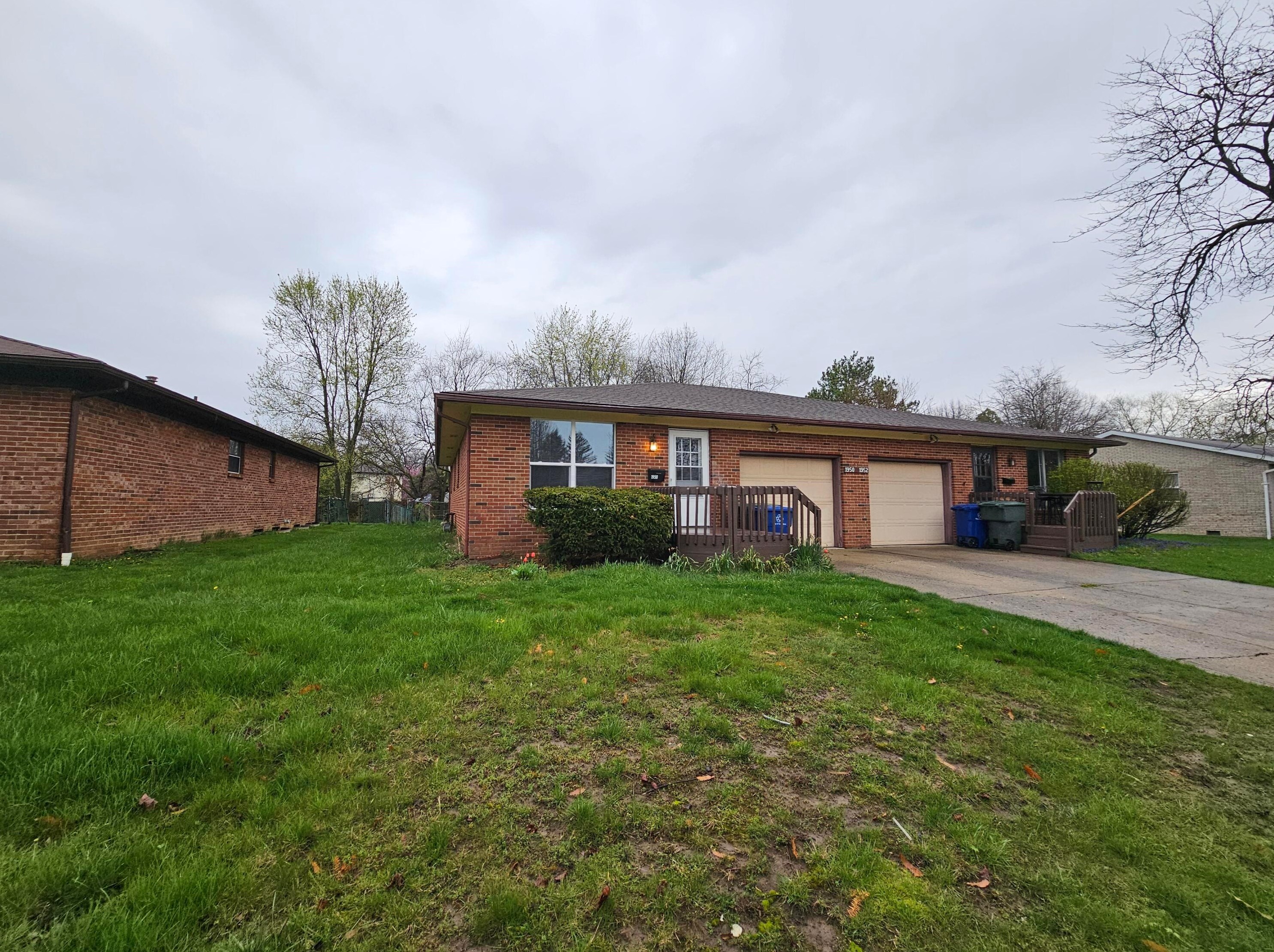 1950 Hampstead Dr, Columbus, OH 43229