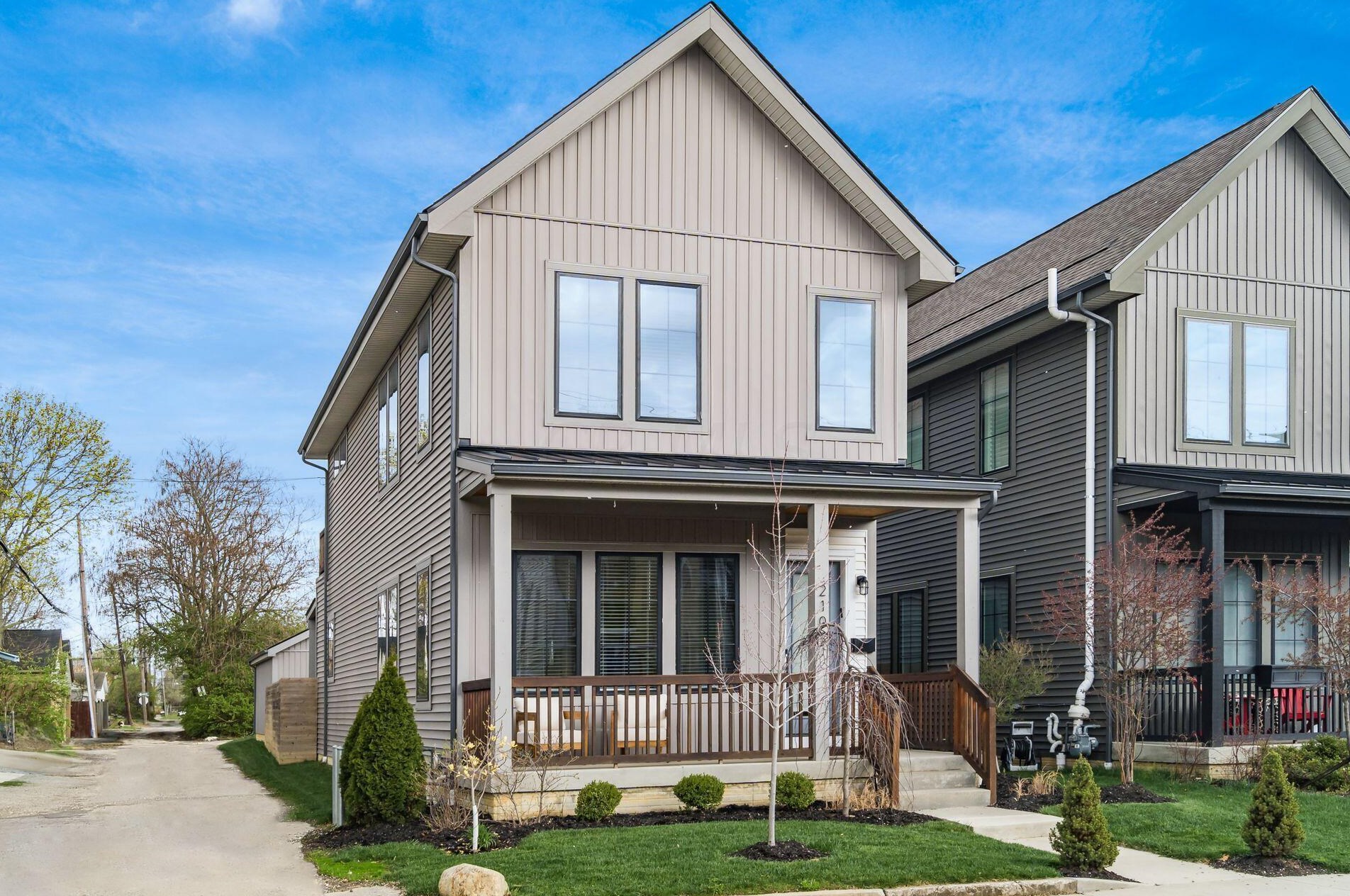 210 Ohio Ave, Columbus OH  43203-1568 exterior