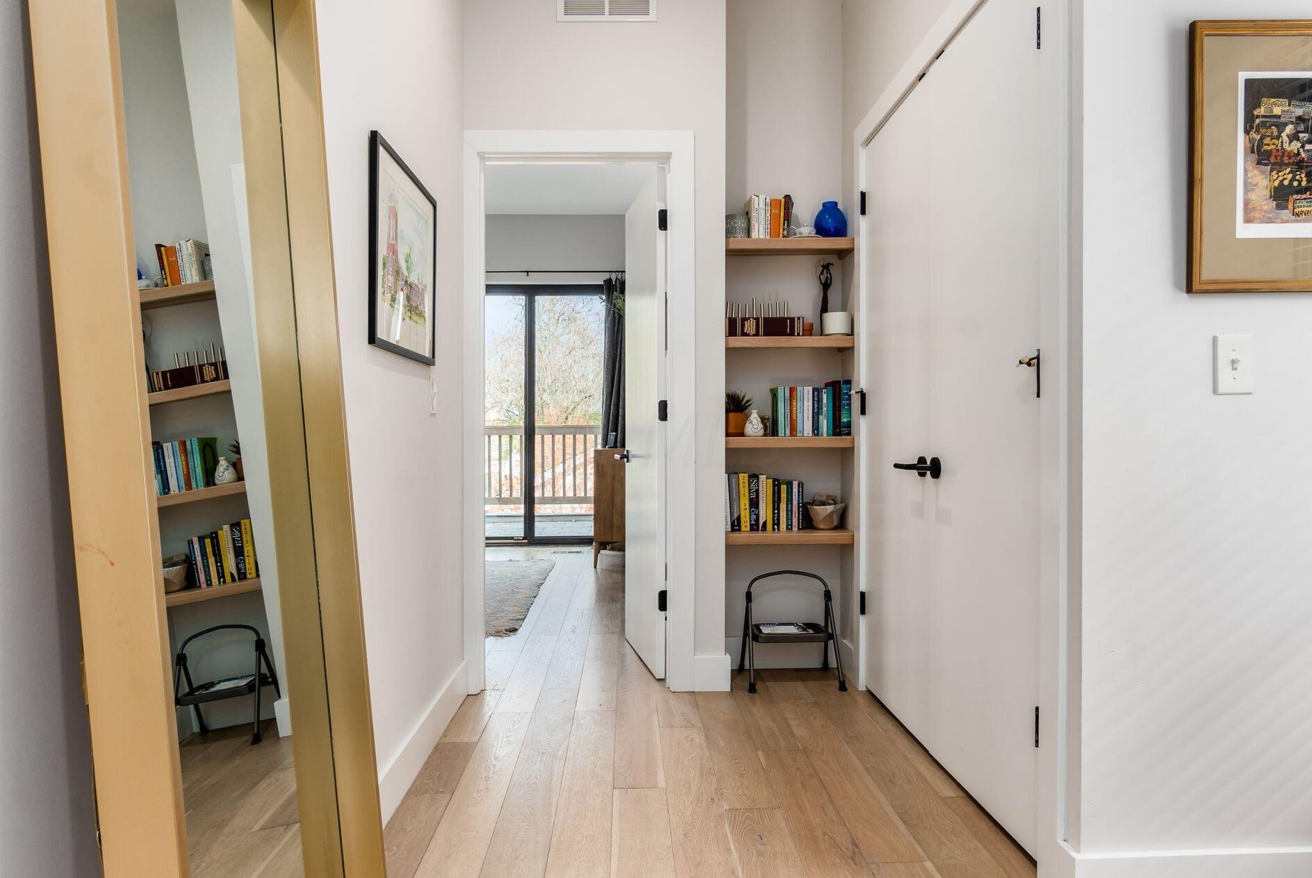 210 Ohio Ave, Columbus OH  43203-1568 exterior