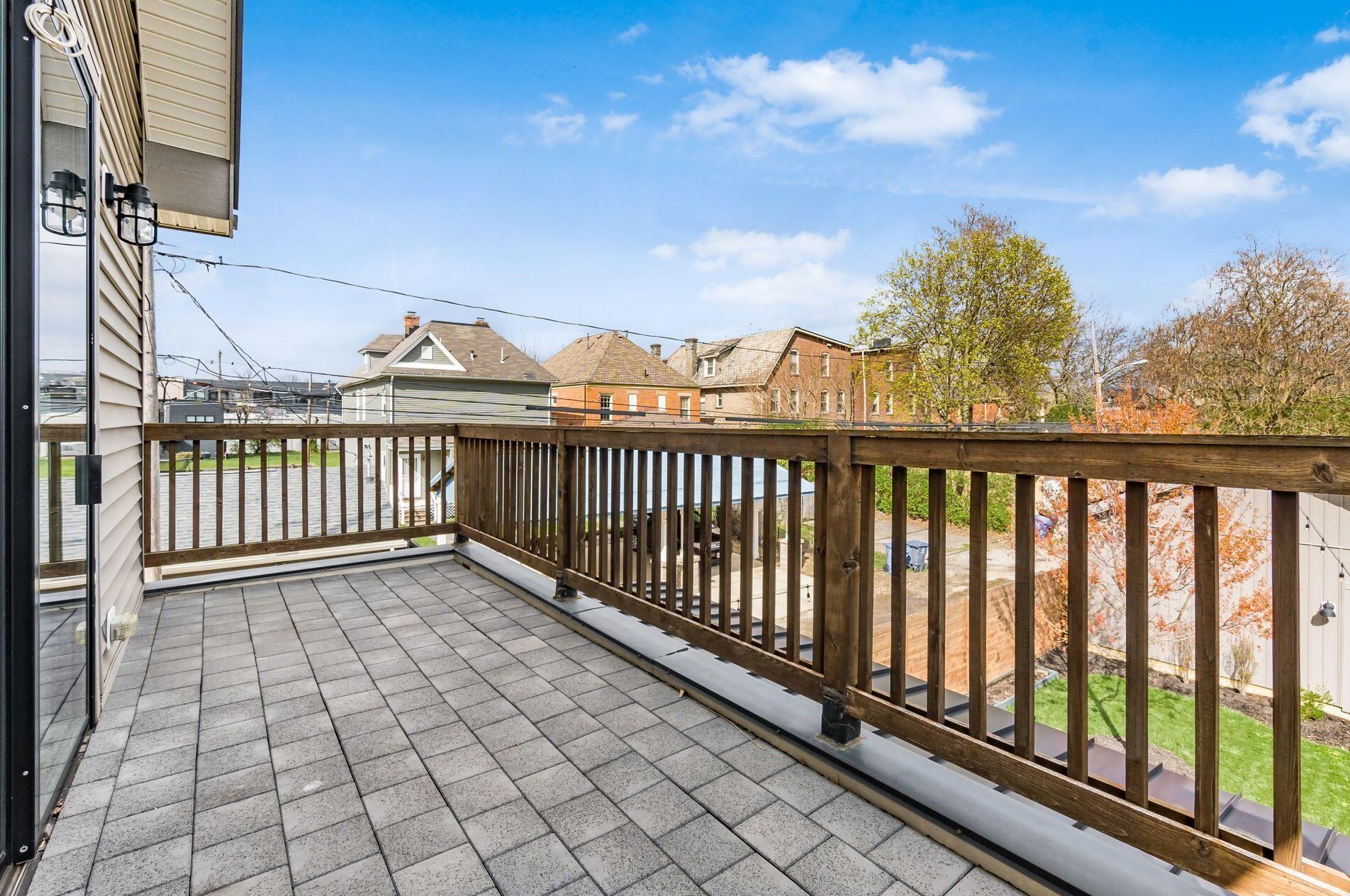 210 Ohio Ave, Columbus OH  43203-1568 exterior