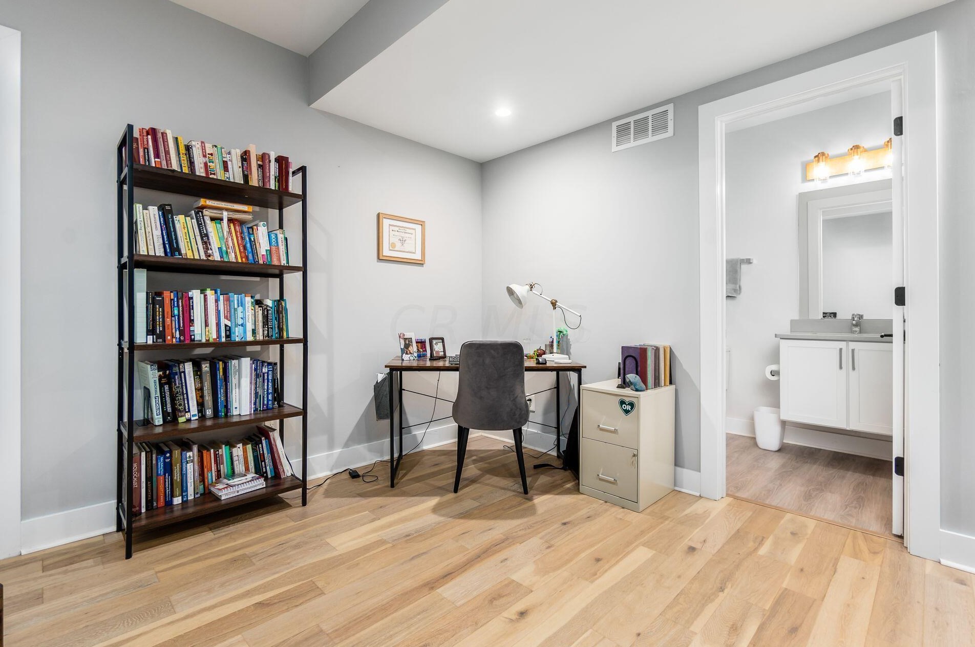 210 Ohio Ave, Columbus OH  43203-1568 exterior