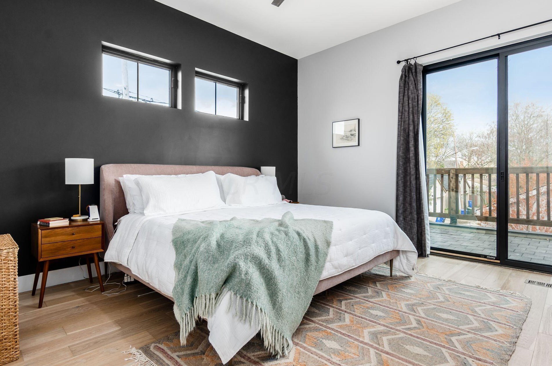 210 Ohio Ave, Columbus OH  43203-1568 exterior