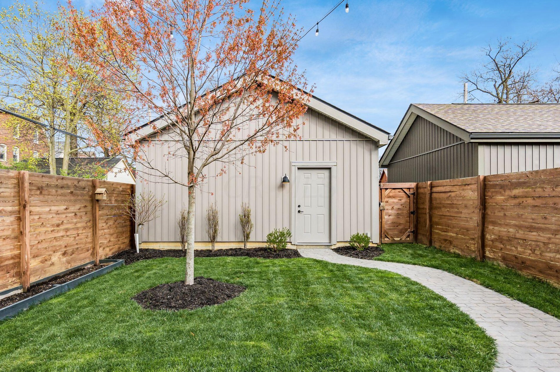 210 Ohio Ave, Columbus OH  43203-1568 exterior