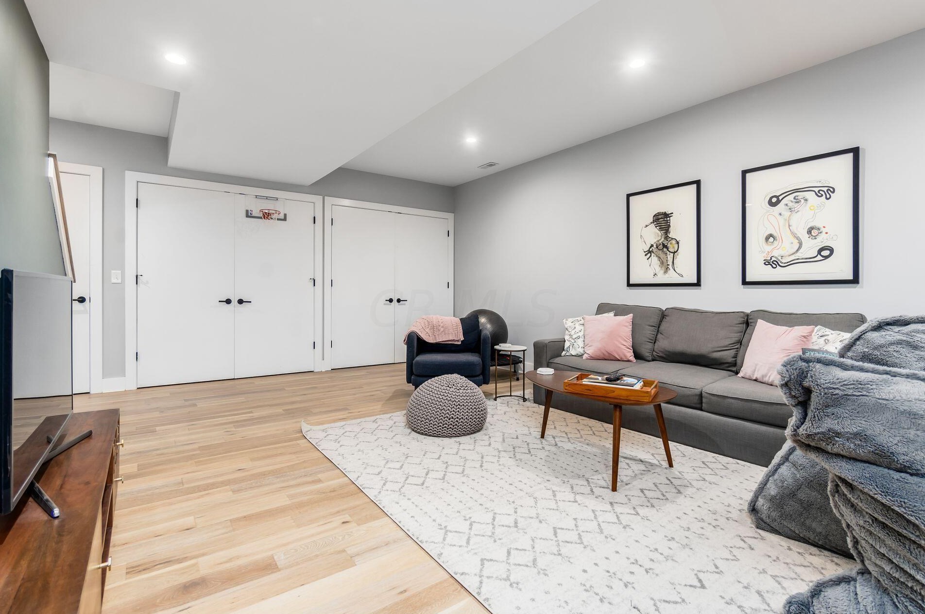 210 Ohio Ave, Columbus OH  43203-1568 exterior