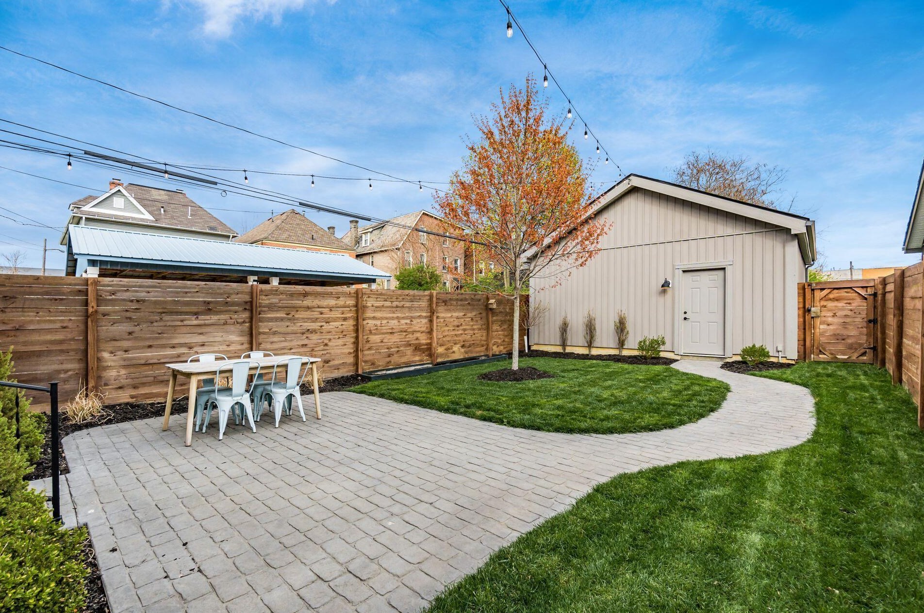 210 Ohio Ave, Columbus OH  43203-1568 exterior