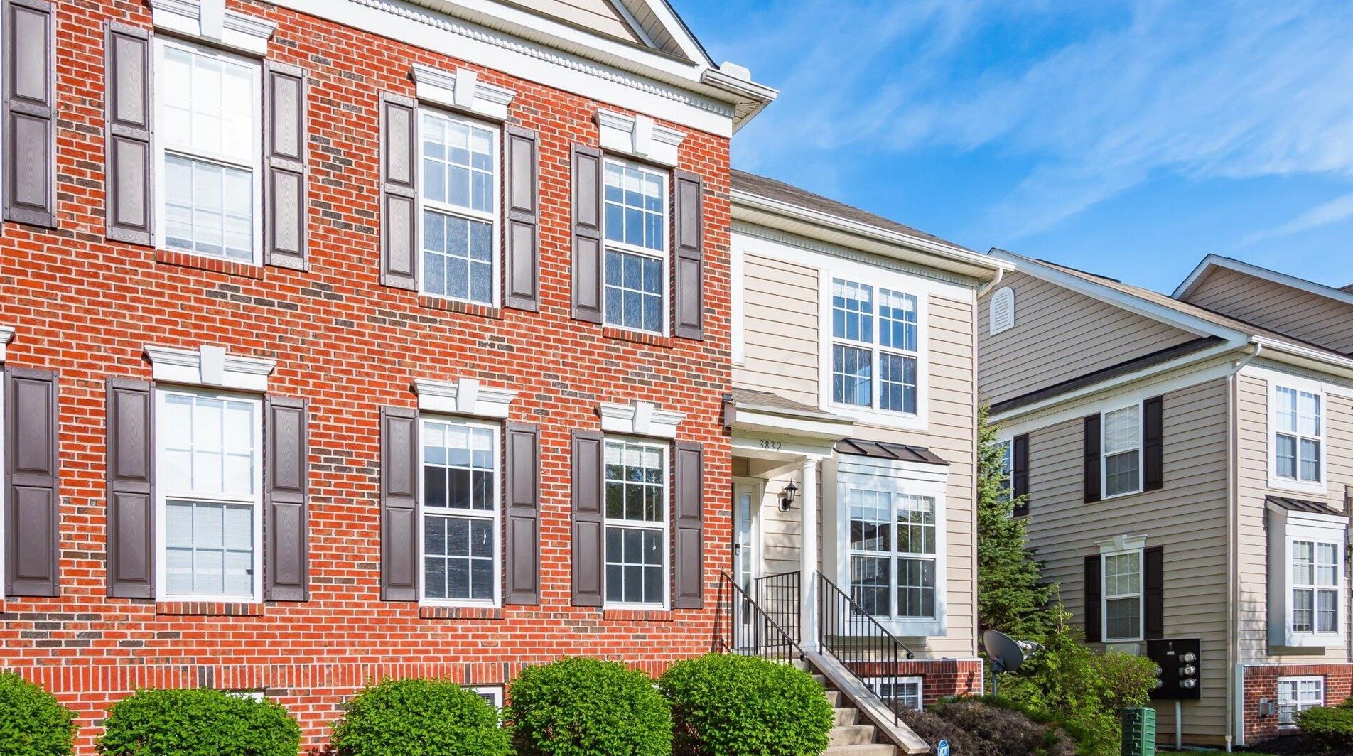 3832 Dowitcher Ln, Columbus OH  43230-6456 exterior