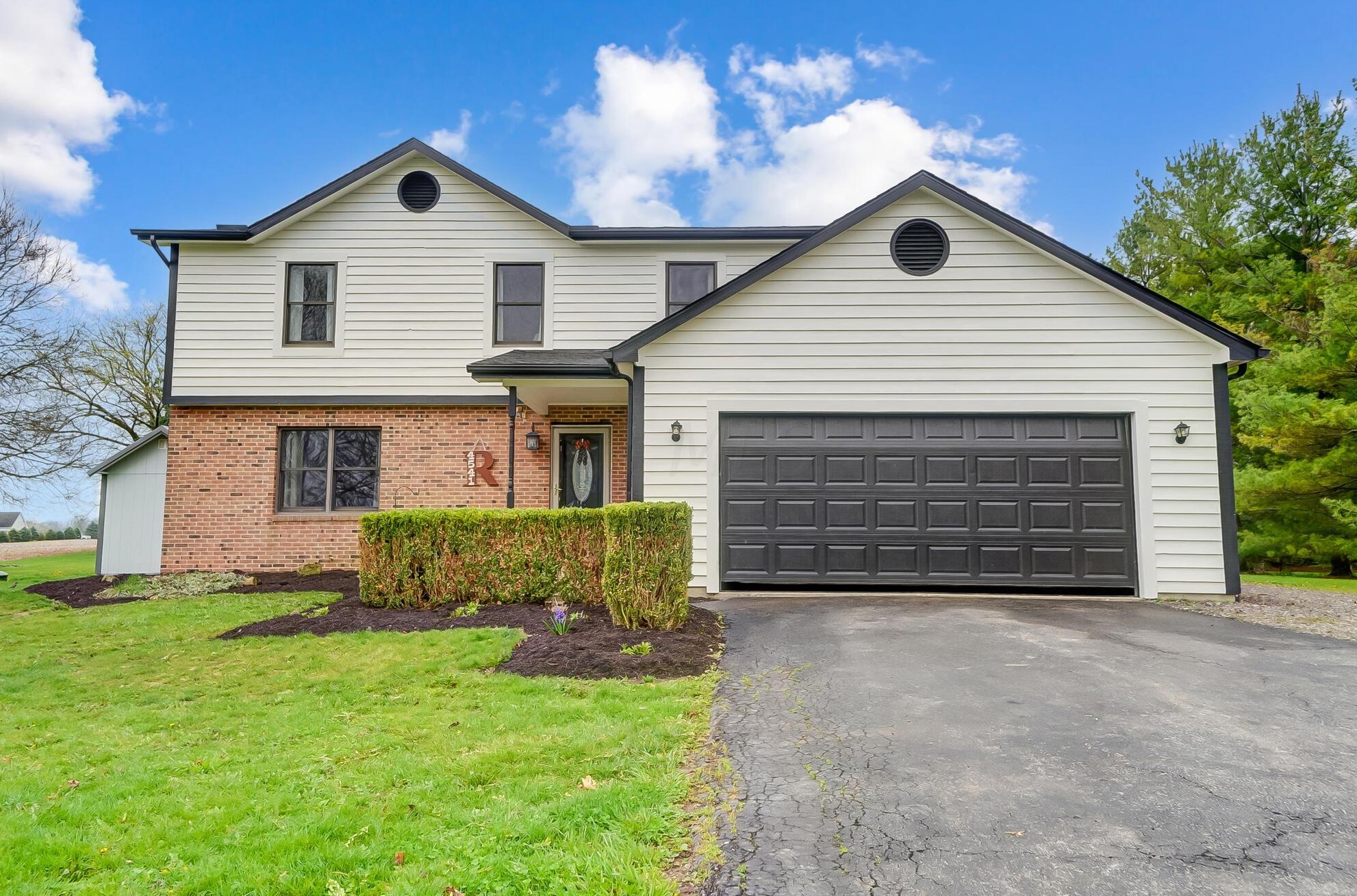 4541 Goodson Rd, West Jefferson, OH 43162