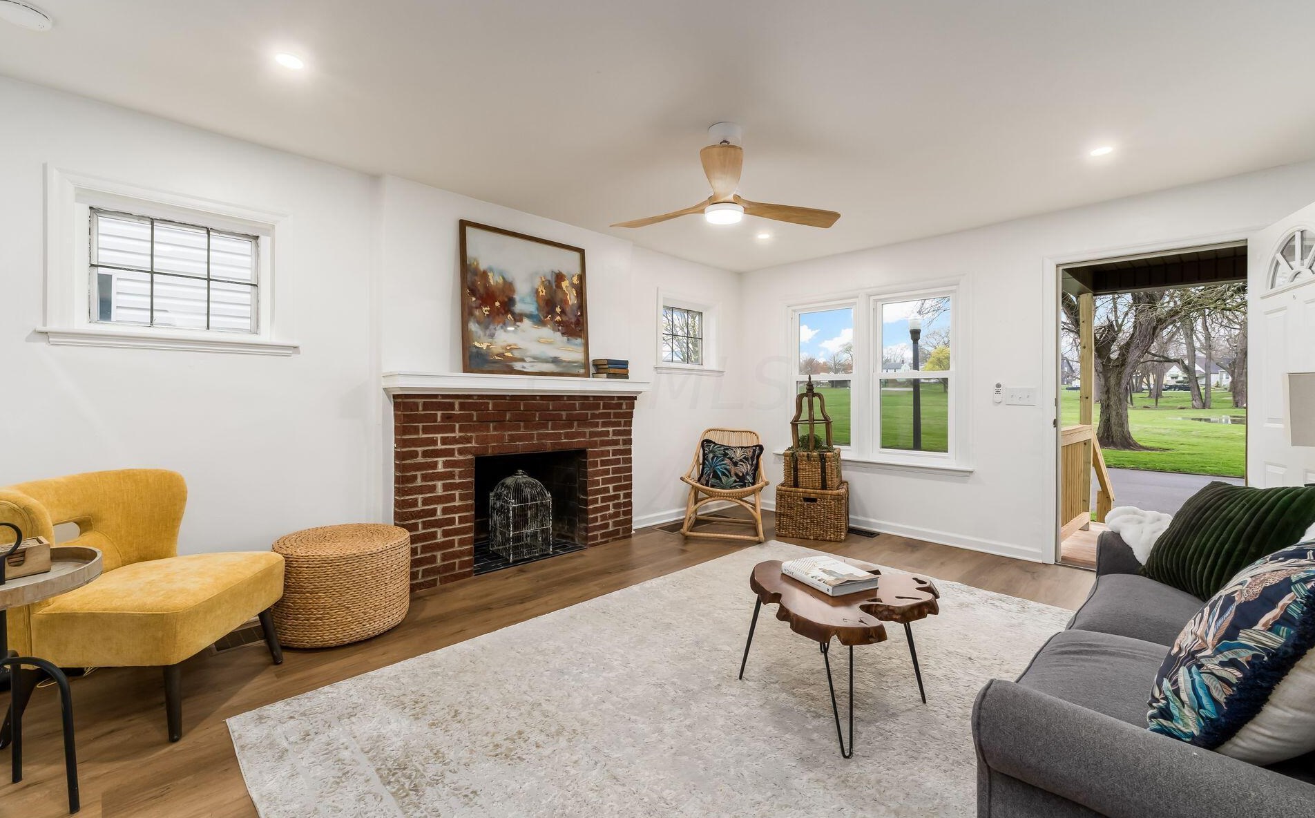 438 Woodbury Ave, Columbus OH  43223-1616 exterior