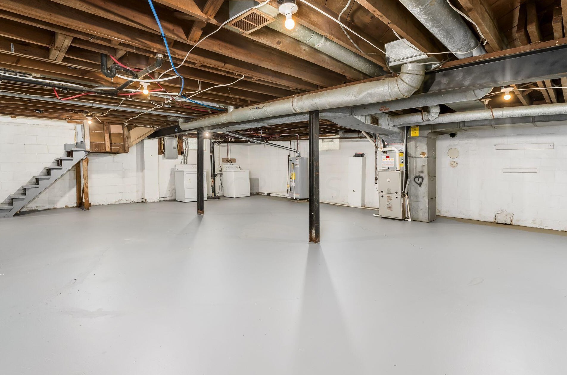 438 Woodbury Ave, Columbus OH  43223-1616 exterior