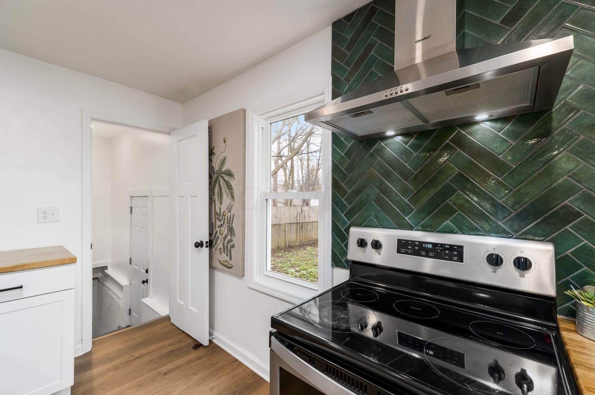 438 Woodbury Ave, Columbus OH  43223-1616 exterior