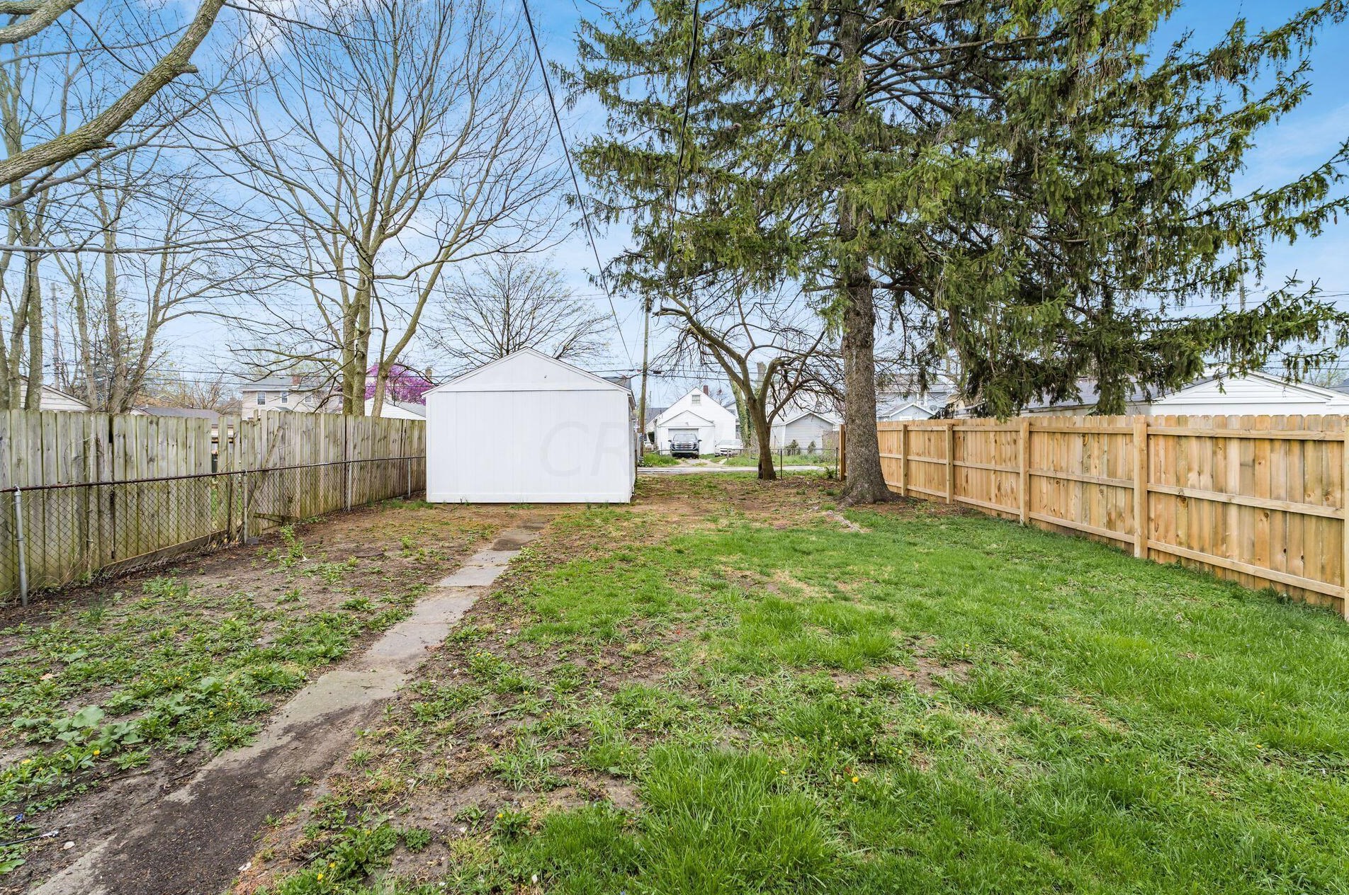 438 Woodbury Ave, Columbus OH  43223-1616 exterior