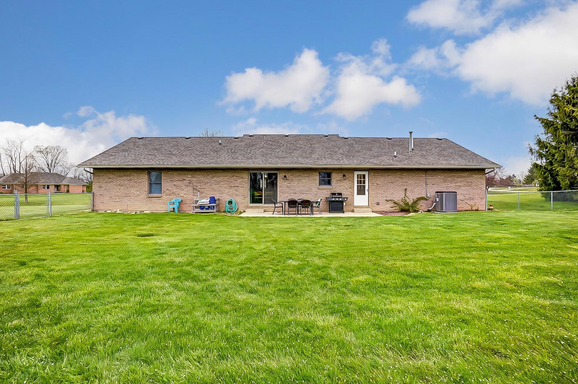 3519 Hanson Ct, Springfield OH  45504-4366 exterior