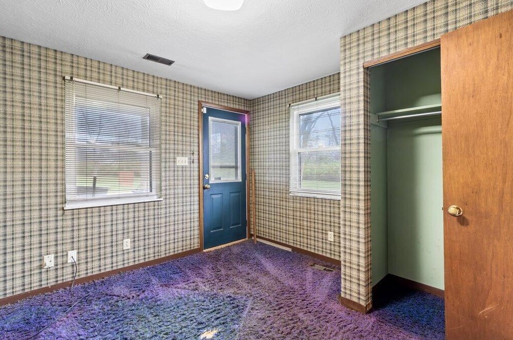 5861 Effingham Rd, Columbus OH 43213-3347 exterior