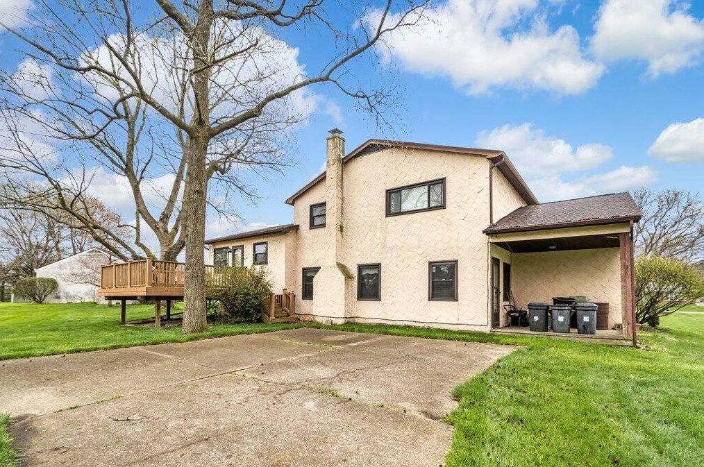 5861 Effingham Rd, Columbus OH 43213-3347 exterior