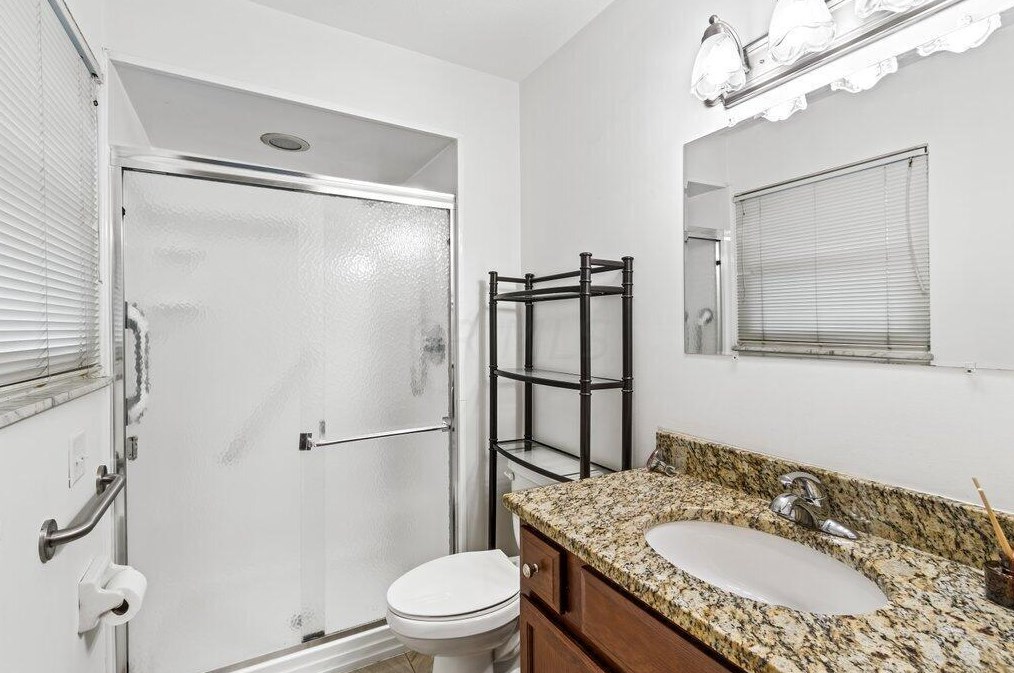 5861 Effingham Rd, Columbus OH 43213-3347 exterior