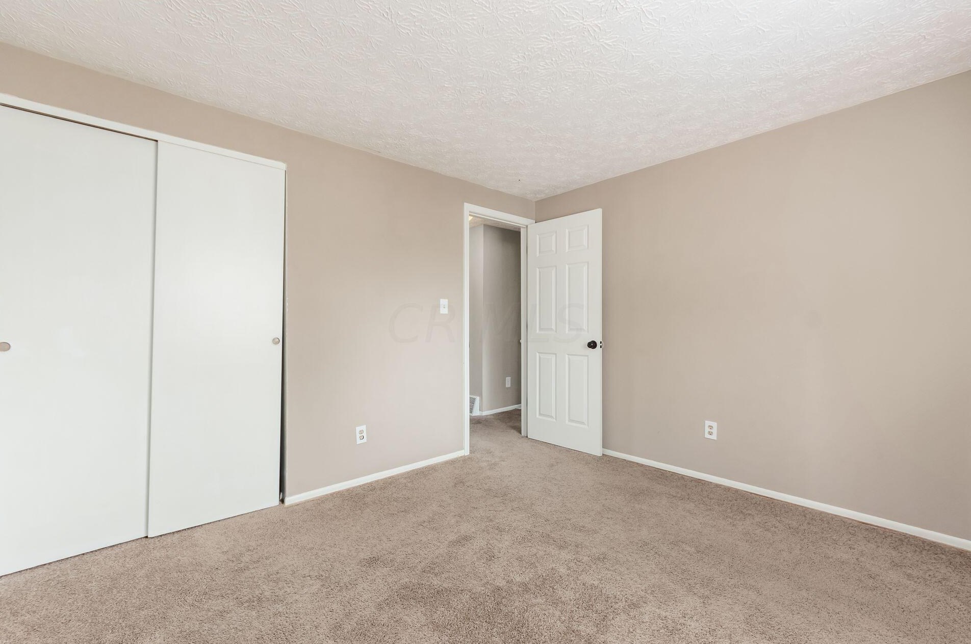 2970 Upton Rd, Columbus OH  43232-5240 exterior