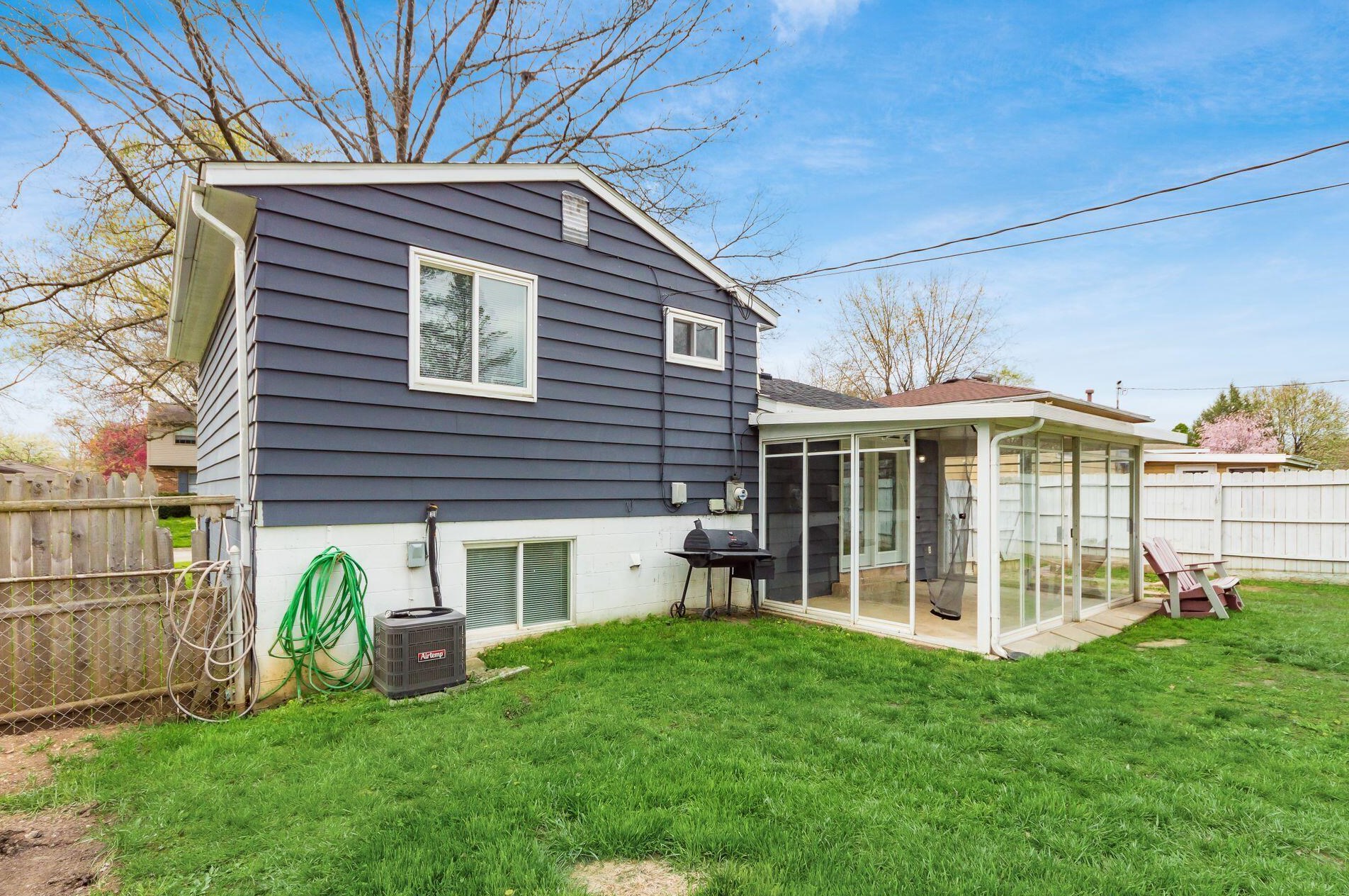 2970 Upton Rd, Columbus OH  43232-5240 exterior