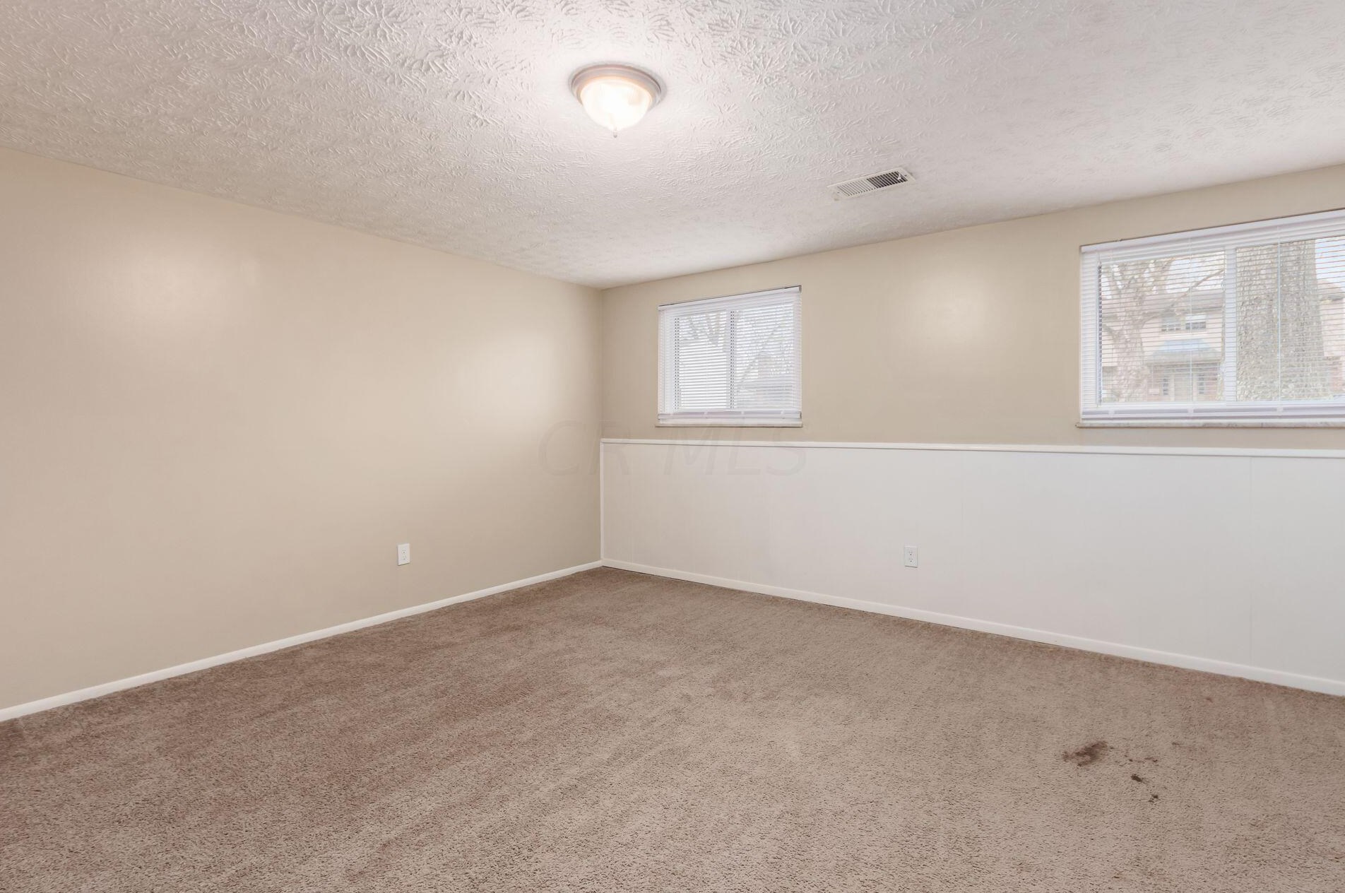 2970 Upton Rd, Columbus OH  43232-5240 exterior