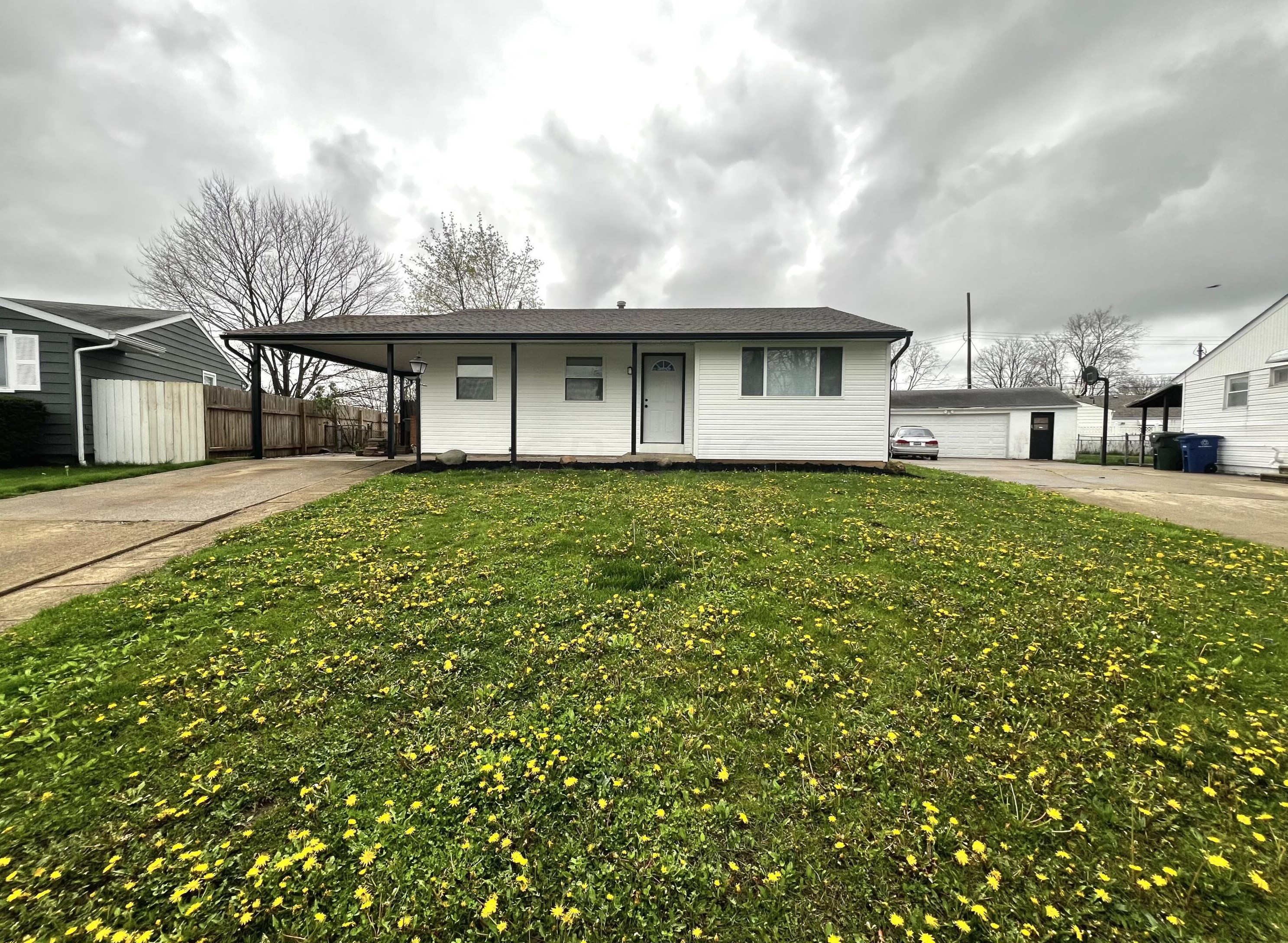 961 Melwood Dr, Columbus, OH 43228-3523