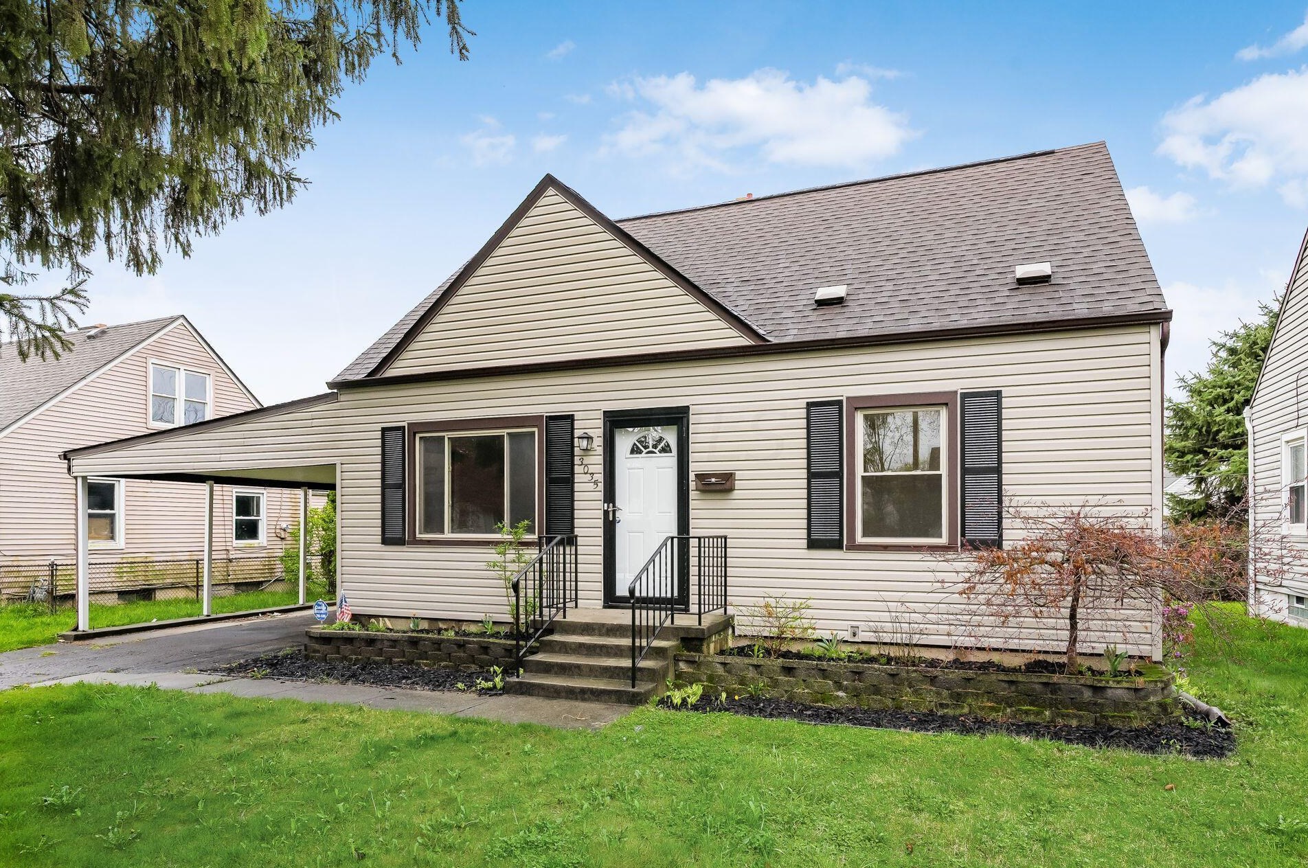 3035 Audubon Rd, Columbus OH 43211-1152 exterior