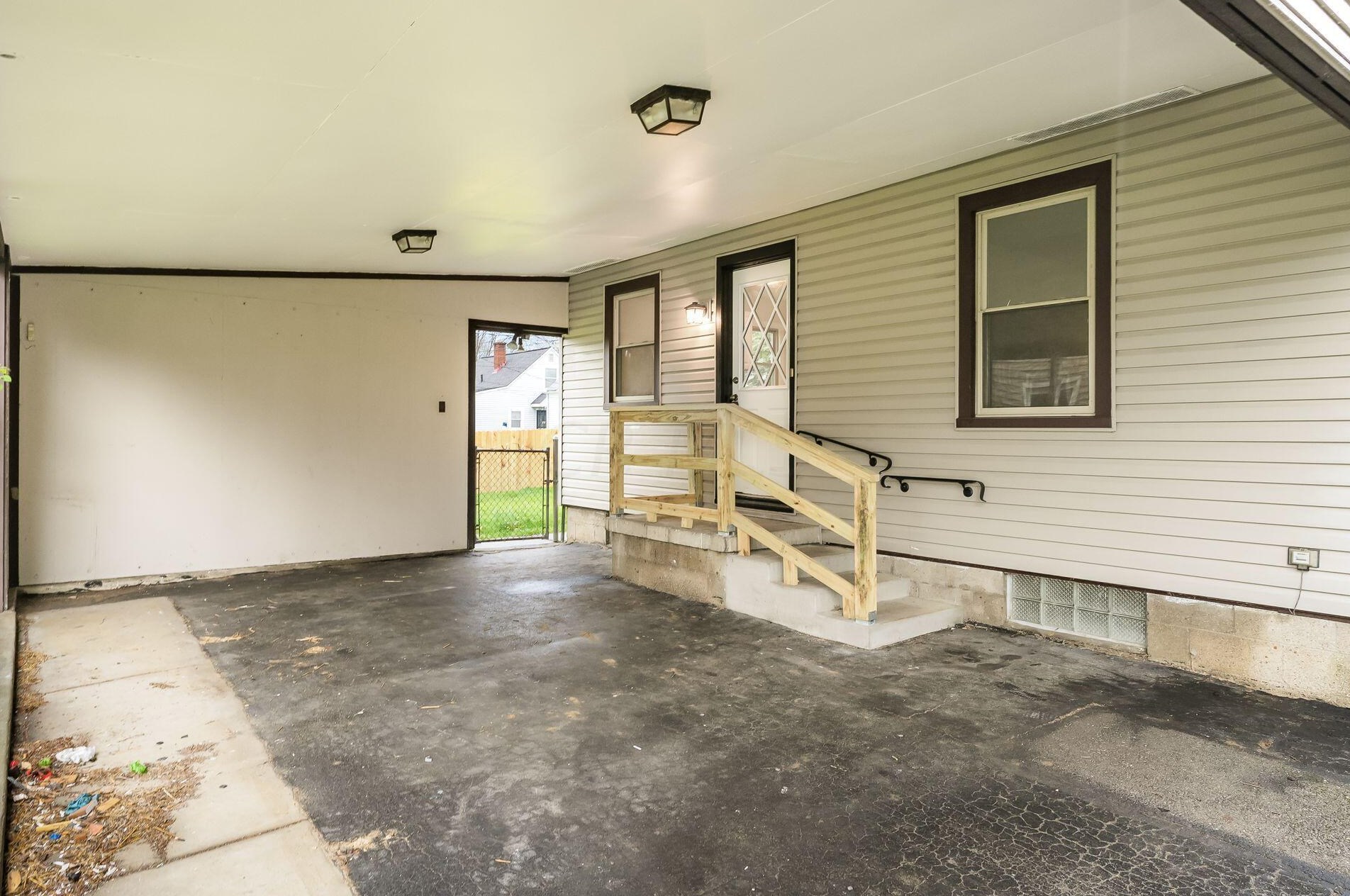 3035 Audubon Rd, Columbus OH 43211-1152 exterior