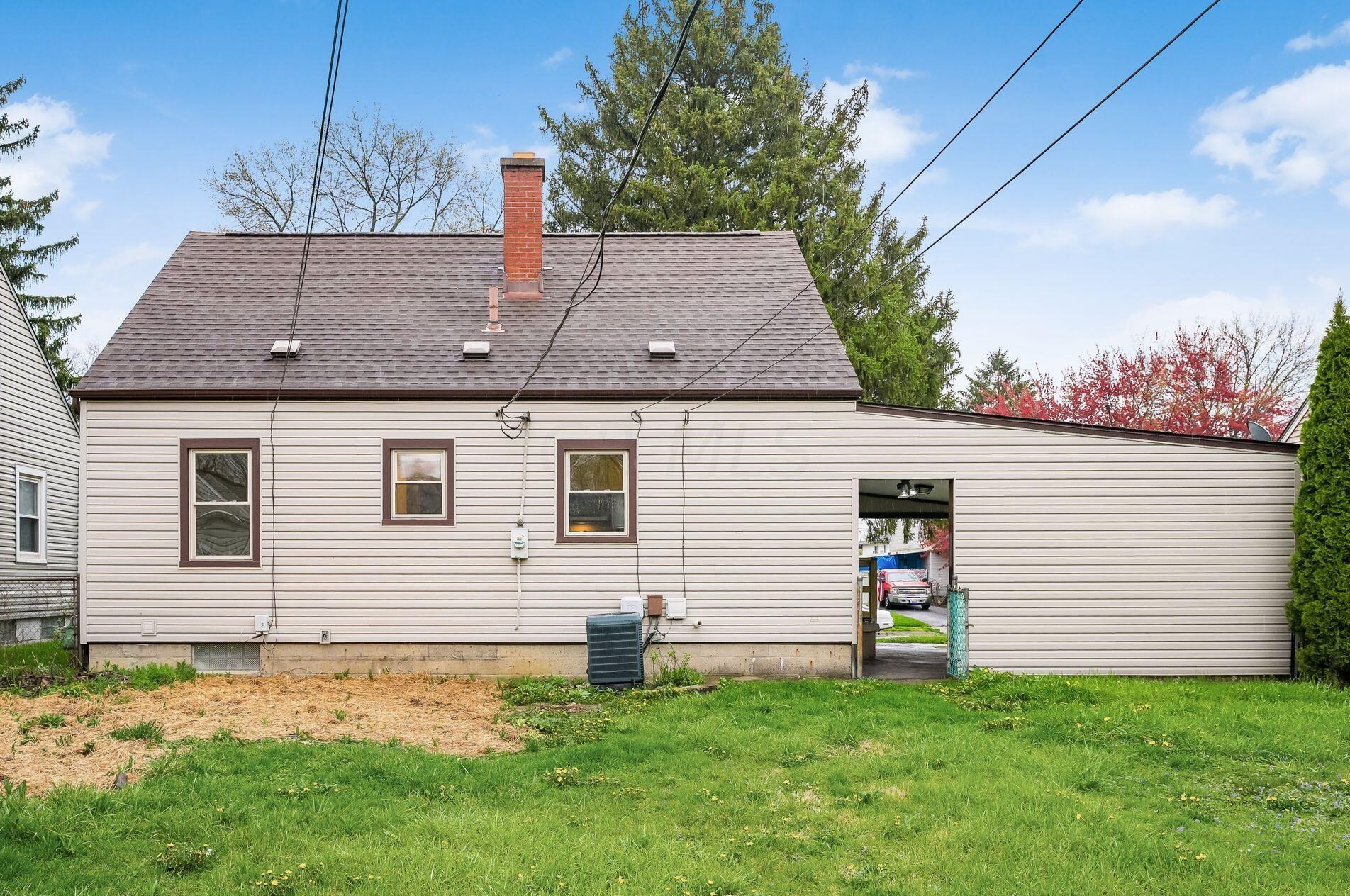 3035 Audubon Rd, Columbus OH 43211-1152 exterior