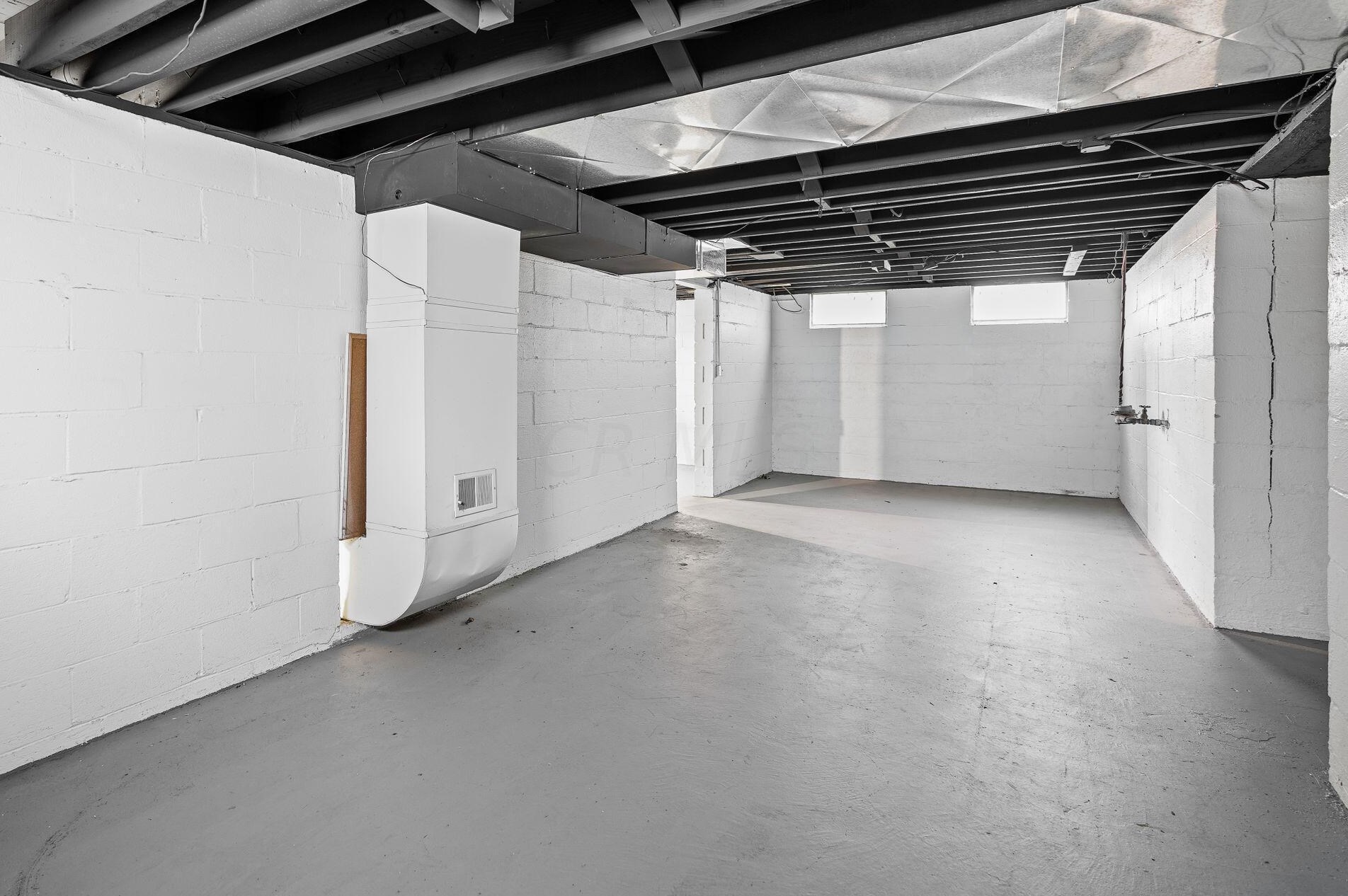 3035 Audubon Rd, Columbus OH 43211-1152 exterior