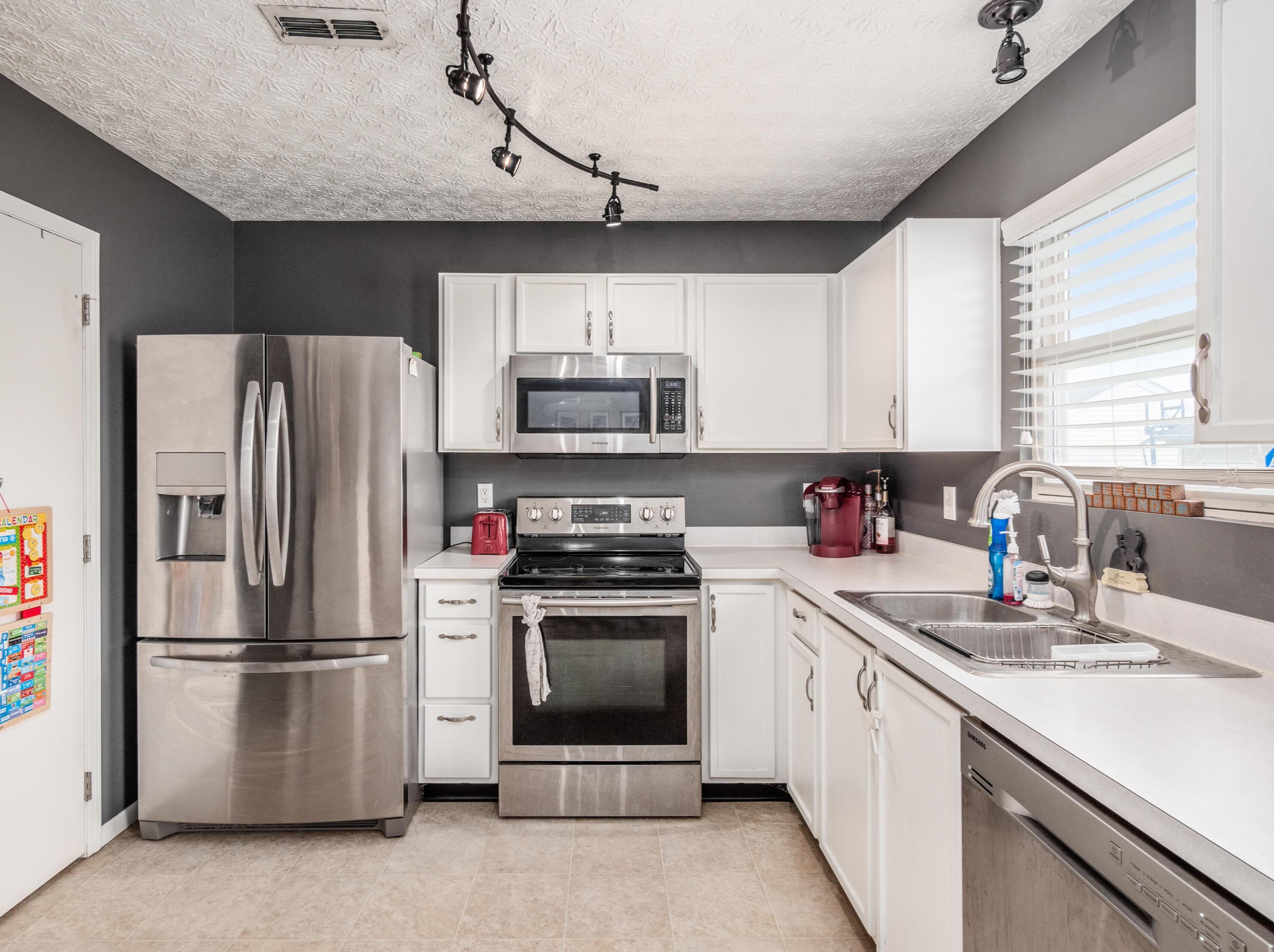 9138 Drum Pl, Orient OH  43146-9080 exterior