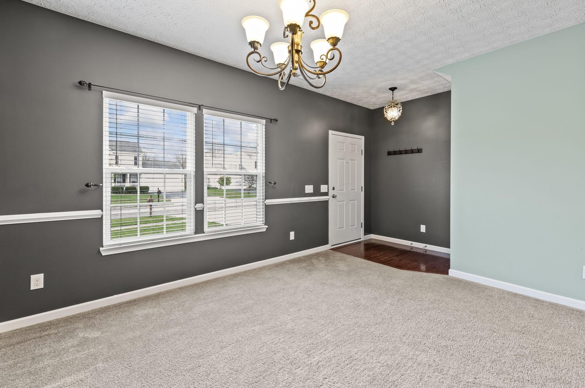 6018 Platinum Dr, Darbydale, OH 43123