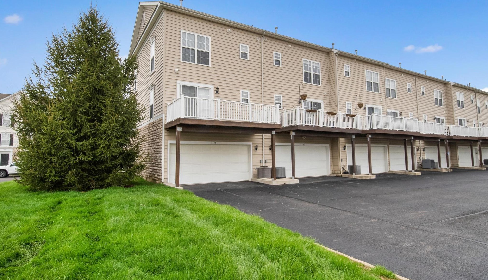 5258 Berthold Pass Dr, Dublin, OH 43016-6313