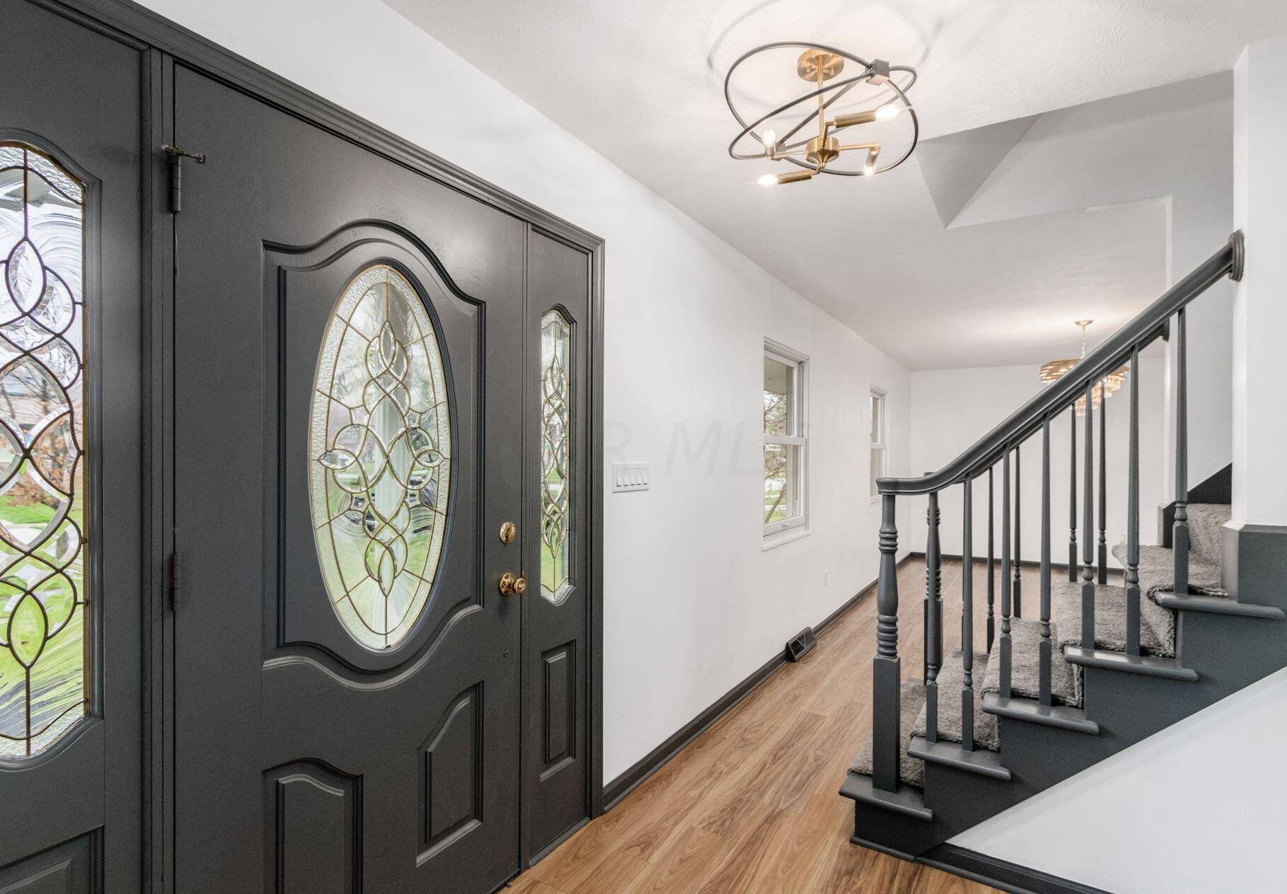 6055 Darby Ln, Columbus OH  43229-2626 exterior